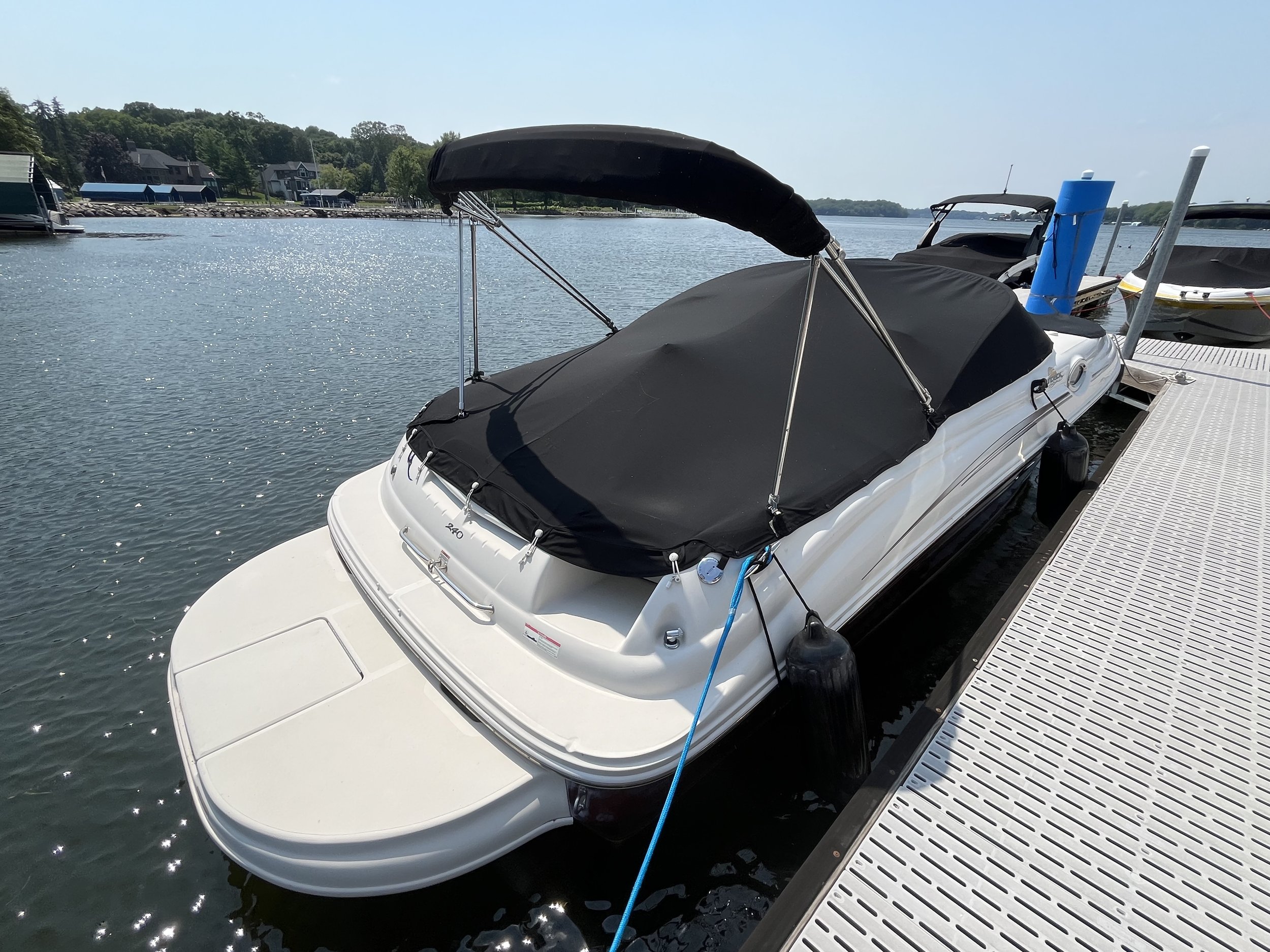 07sundeck240_3.jpeg