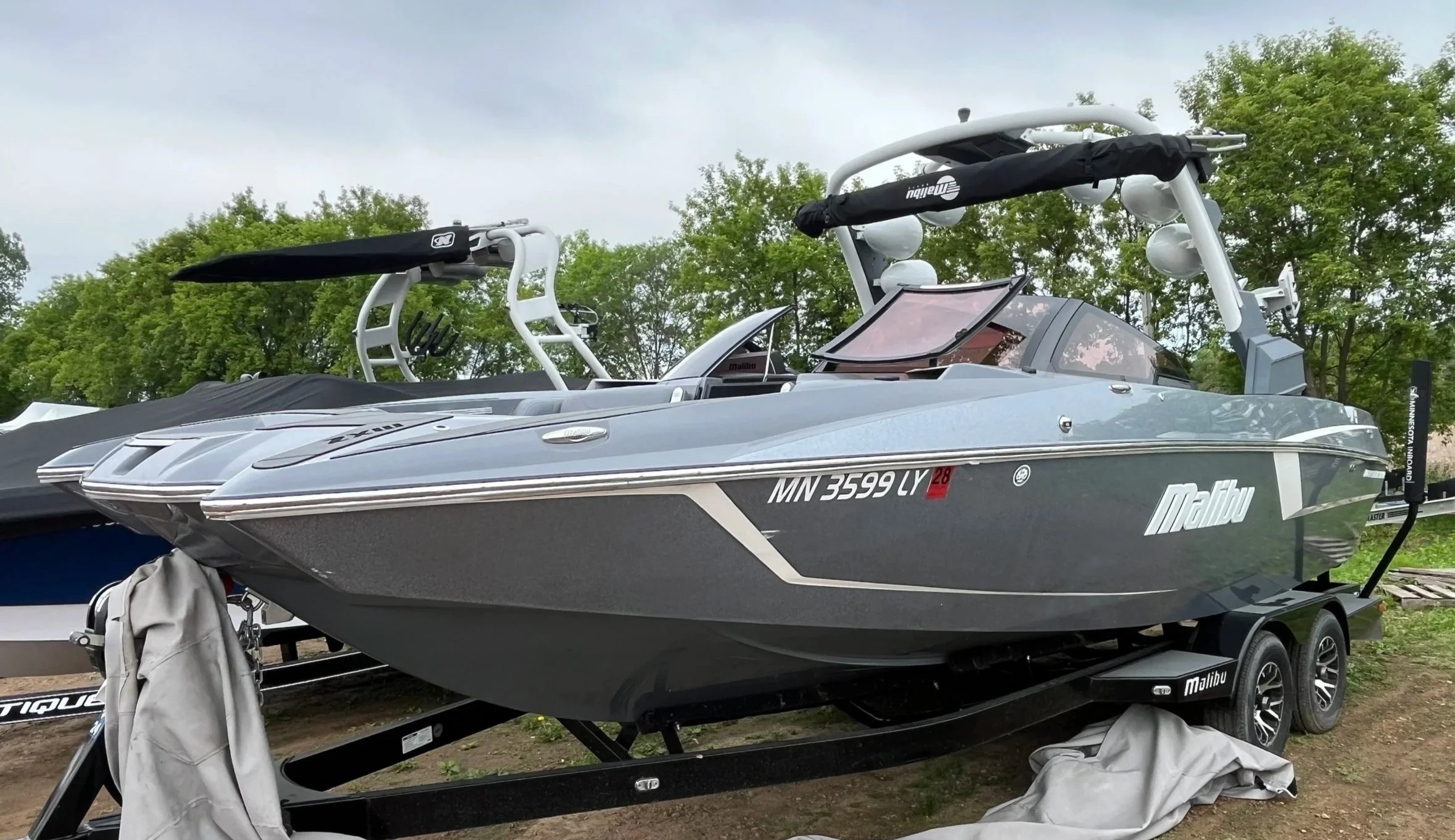 2020 Malibu Wakesetter 24 MXZ & Trailer