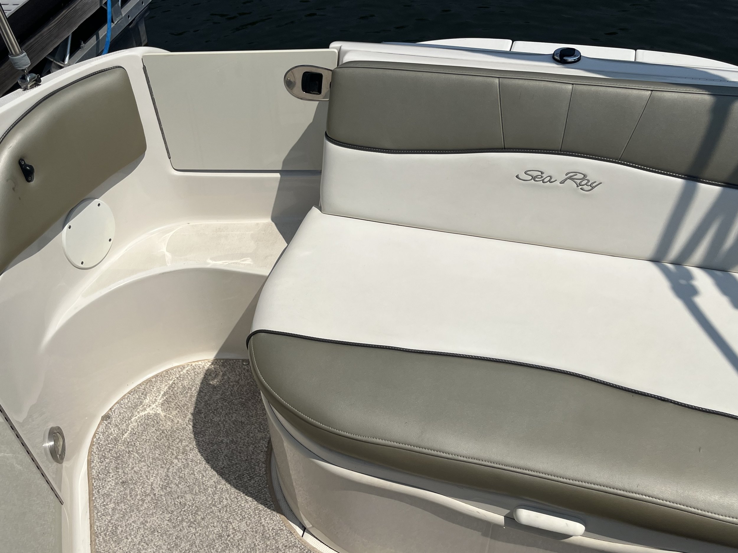07sundeck240_26.jpeg