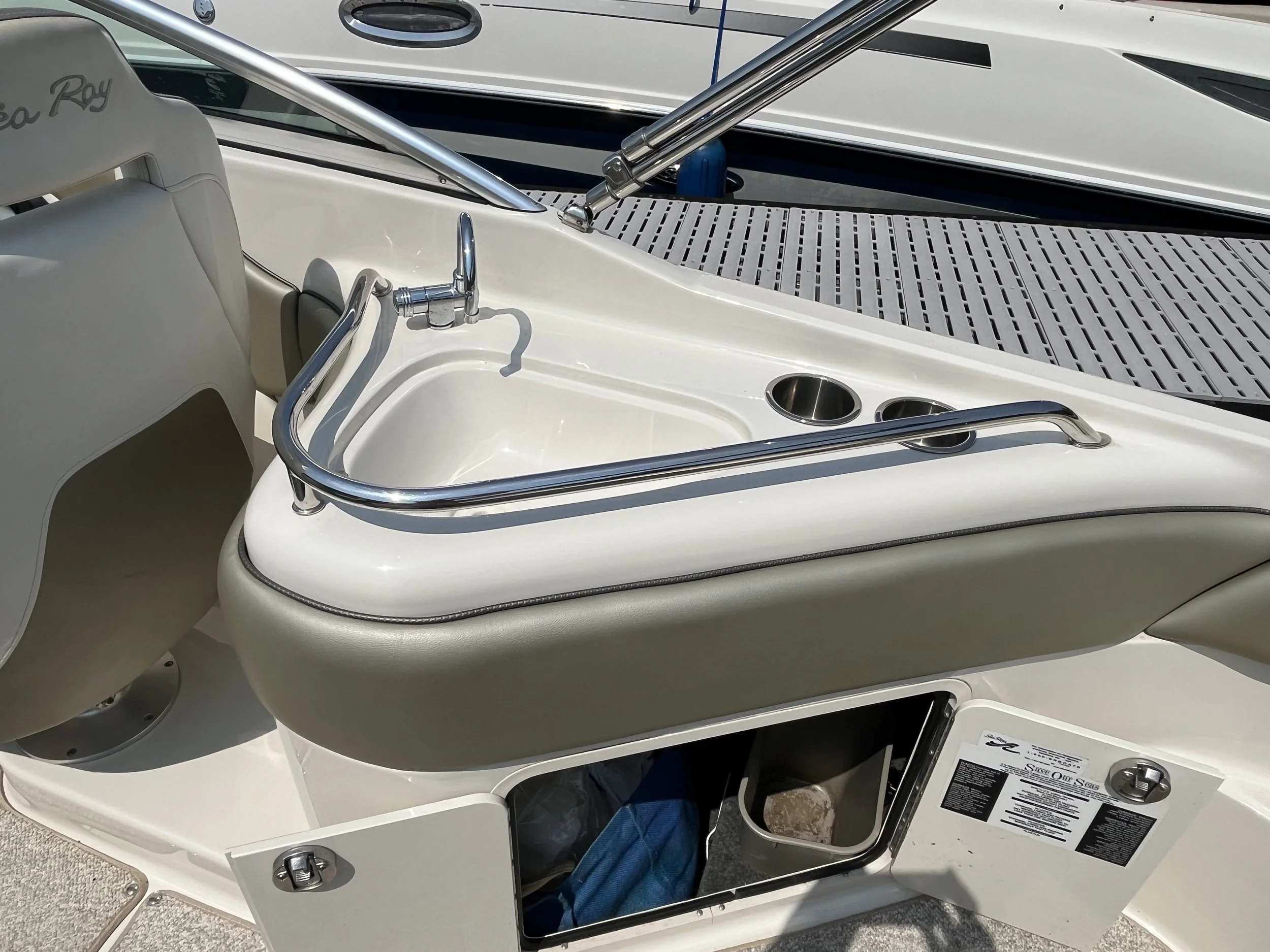 07sundeck240_6.jpeg