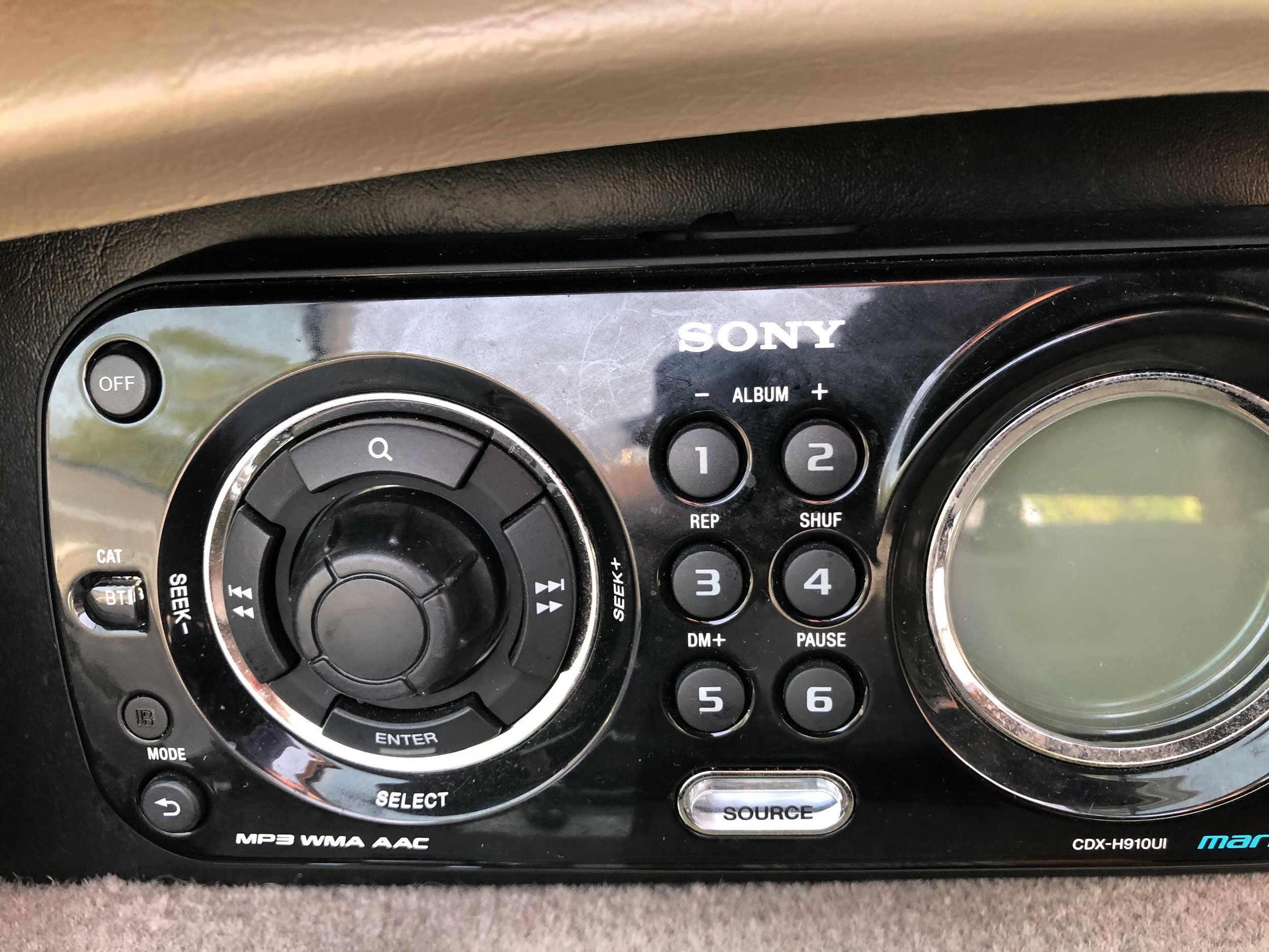 Sea Ray 230 SLX.jpeg