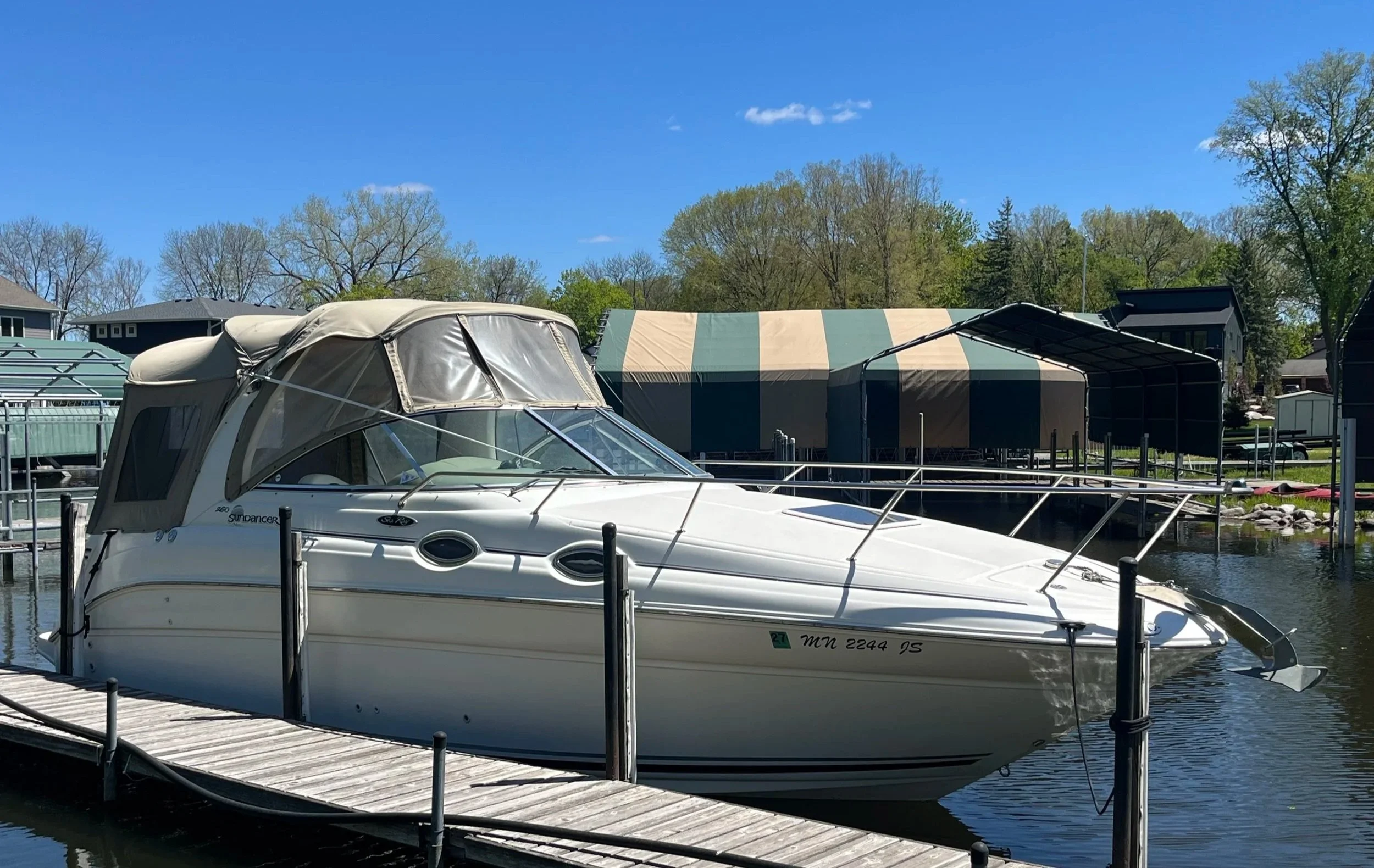 2004 Sea Ray 260 Sundancer & Trailer - Slip Option