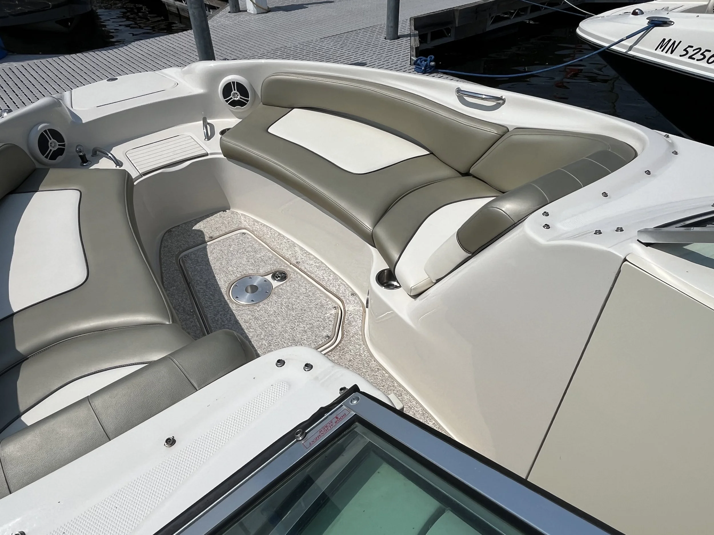 07sundeck240_15.jpeg