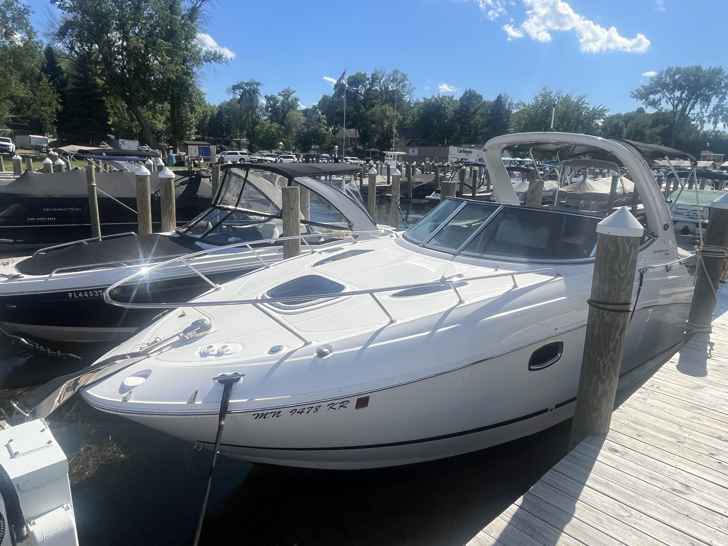2010 Sea Ray 260 Sundancer - Slip Option
