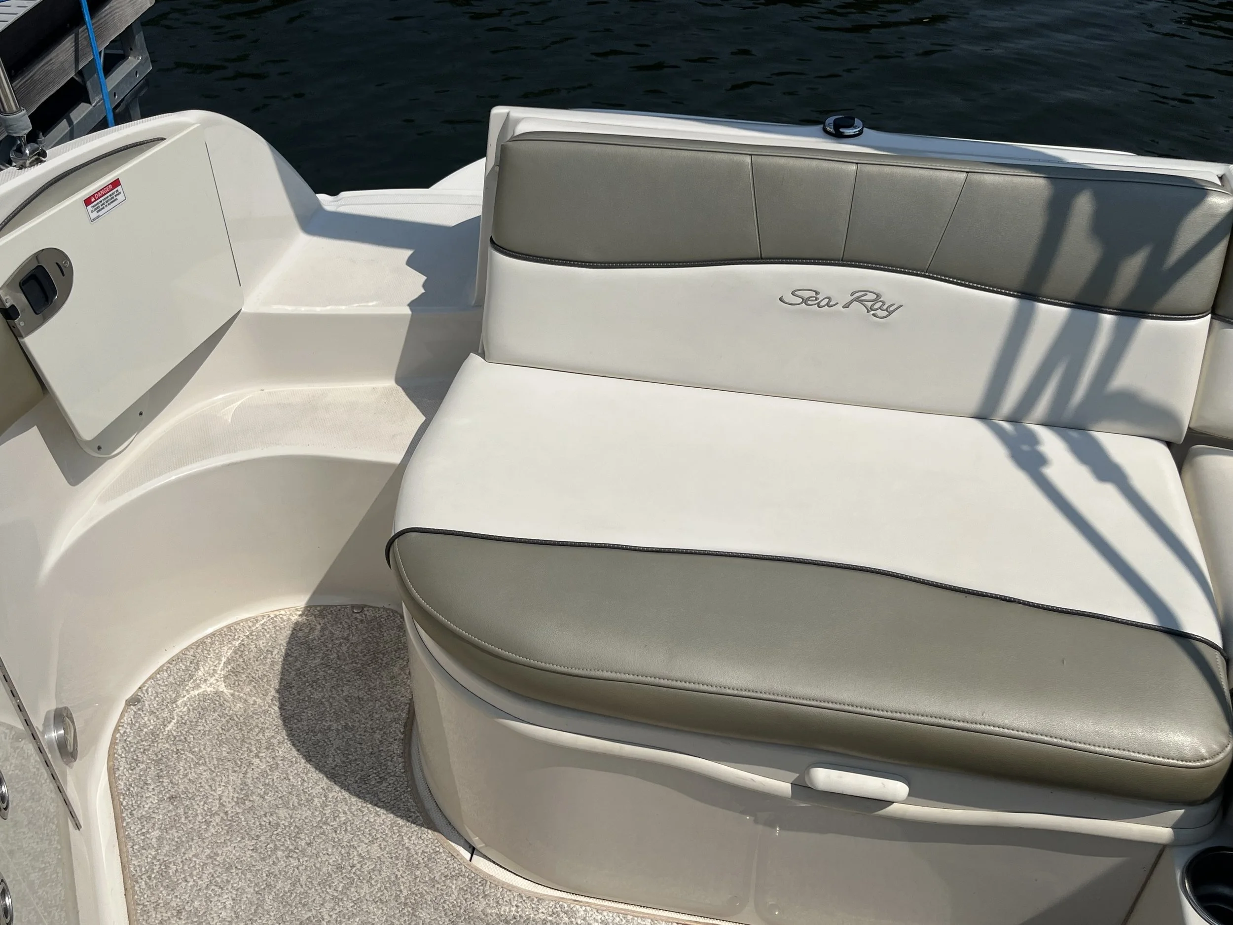 07sundeck240_27.jpeg