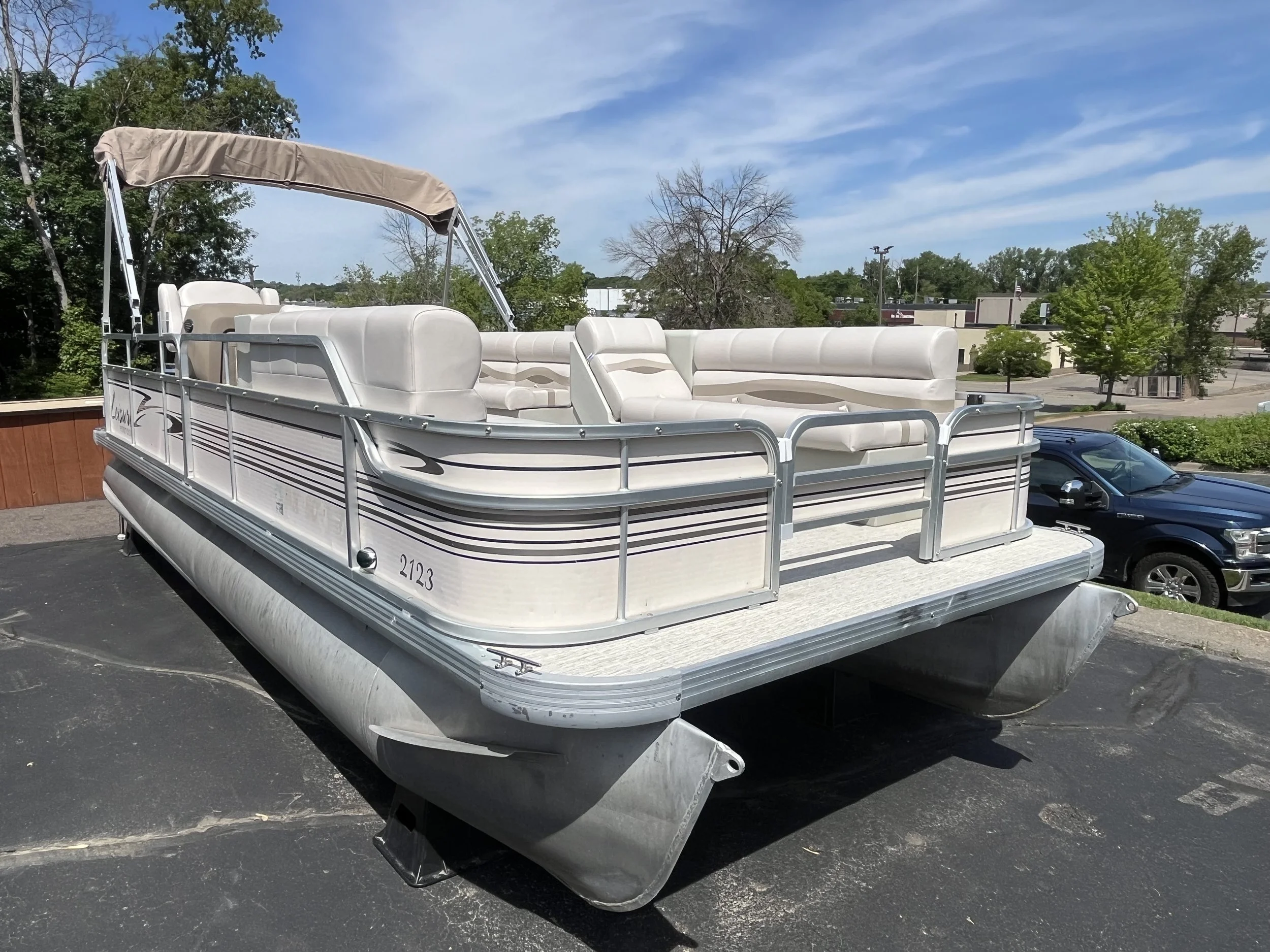 2003 Leisure Pontoon.jpeg