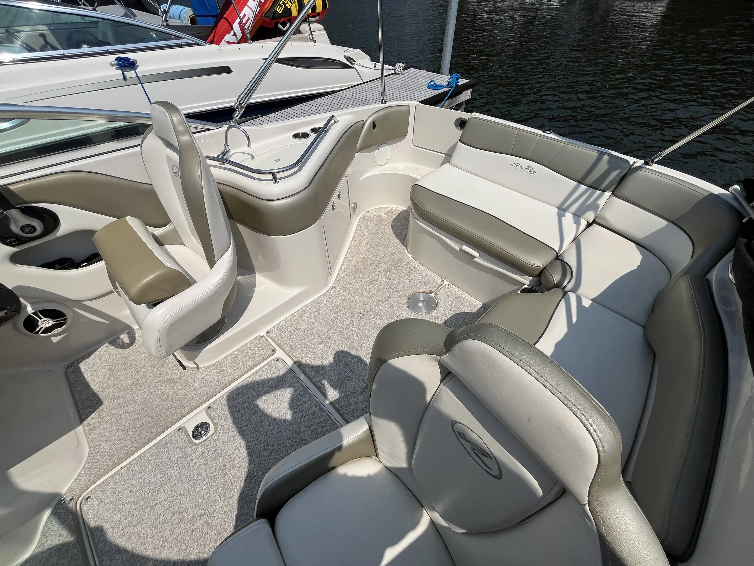 07sundeck240_13.jpeg