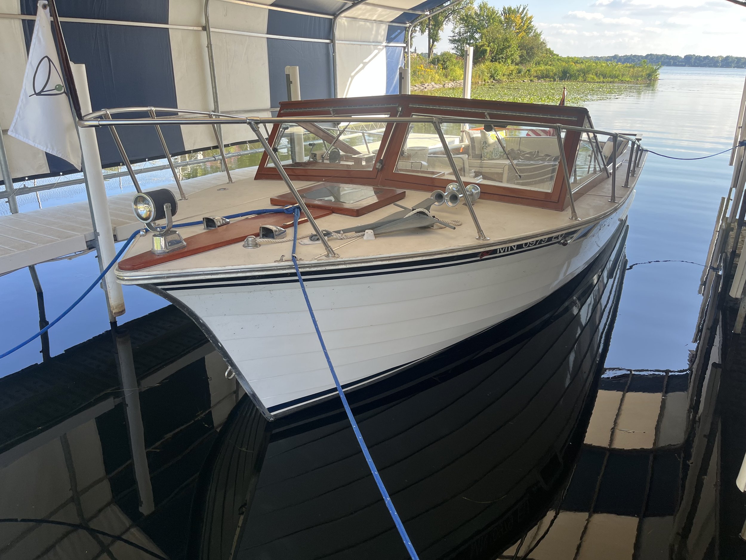 1984 Skiff Craft 26' Runabout