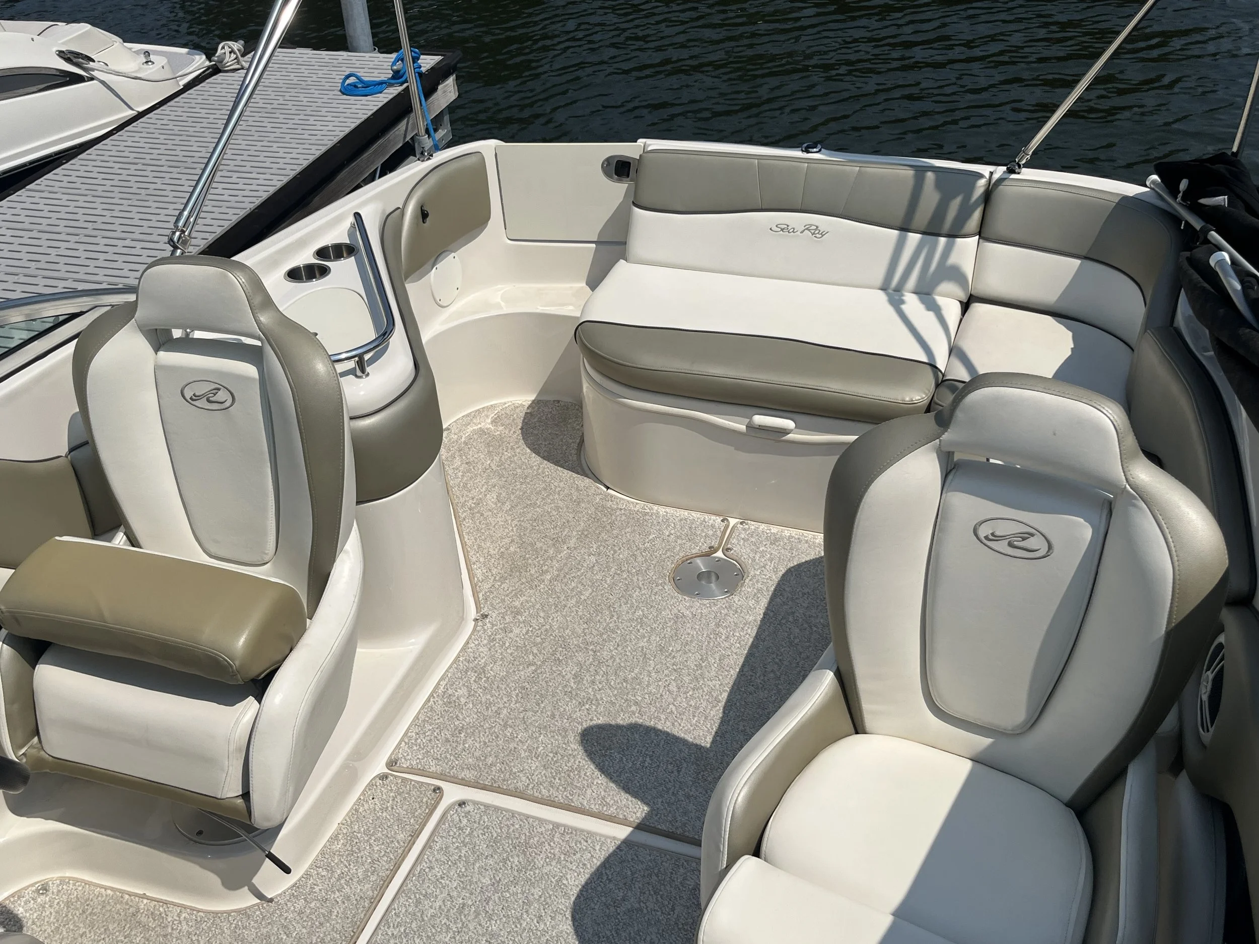 07sundeck240_24.jpeg