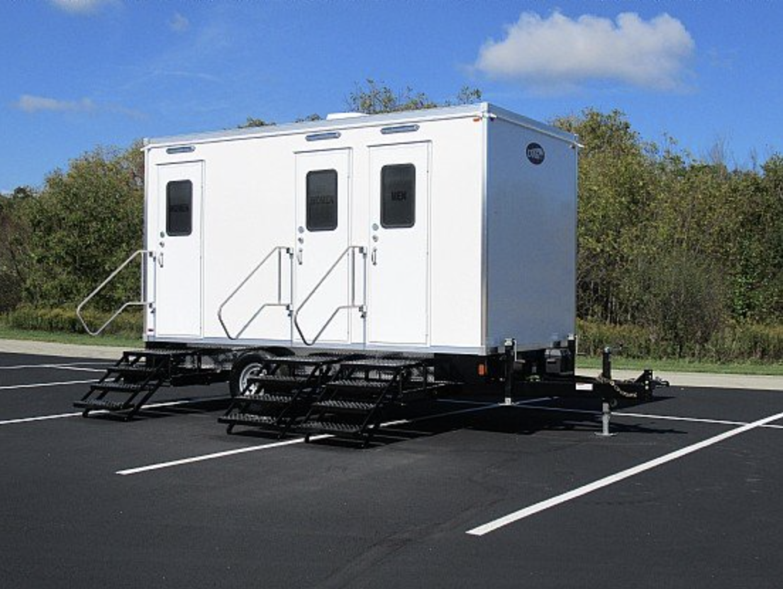 Long term restroom trailer rentals Melbourne Iowa