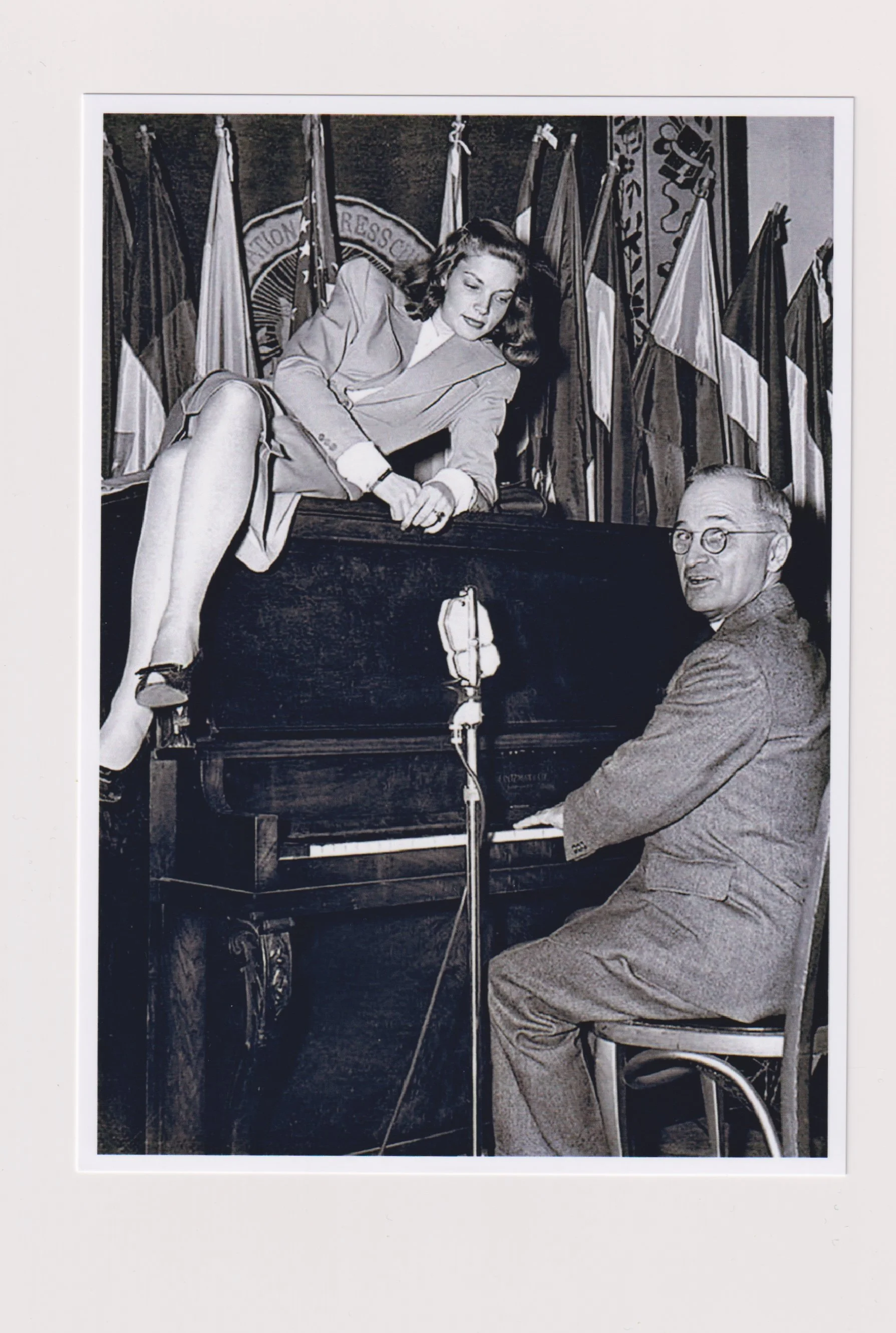 Truman on Bacall photo.jpg