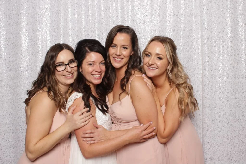 bride and bridesmaids photo booth pictgure