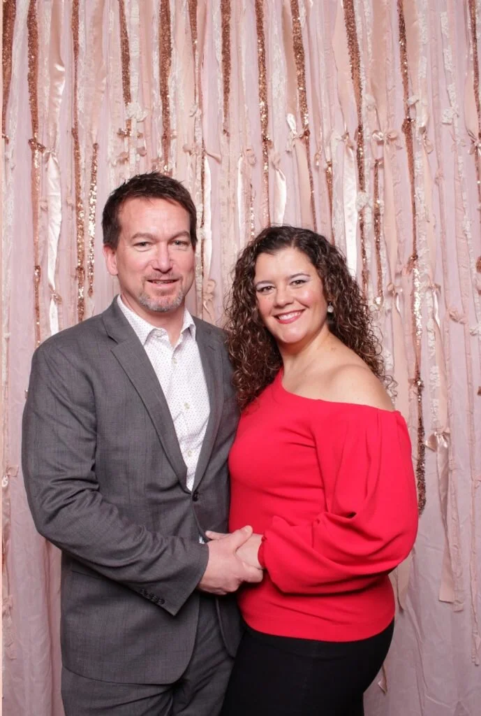 guests portraits in your wedding photo booth