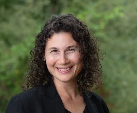 Dr. Jennifer Holzer