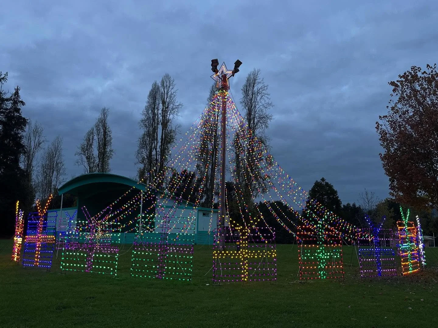 We&rsquo;re so excited&mdash;the day after Thanksgiving is almost here, and that means Sparky&rsquo;s Holiday Lights are about to light up the Santa Cruz County Fairgrounds! Get ready for twinkling displays, festive music, and memories that shine bri