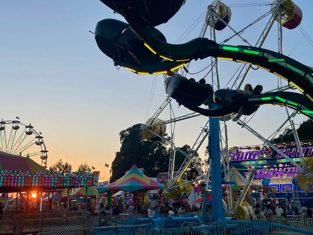 Repost from @santacruzcountyfair
&bull;
🇺🇸 🎡 Got a phrase that pops? A rhyme that shines? 🇺🇸 🎡 

It&rsquo;s time to enter the Santa Cruz County Fair Theme Contest!
Imagine your words splashed across every Santa Cruz County Fair poster and sign!