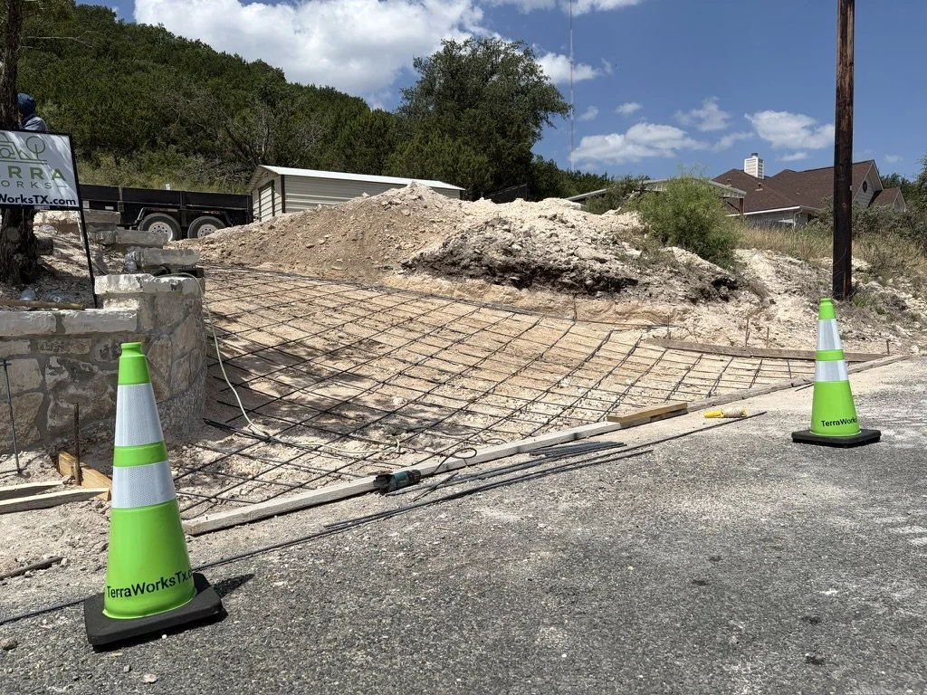 HARDSCAPING & CONCRETE