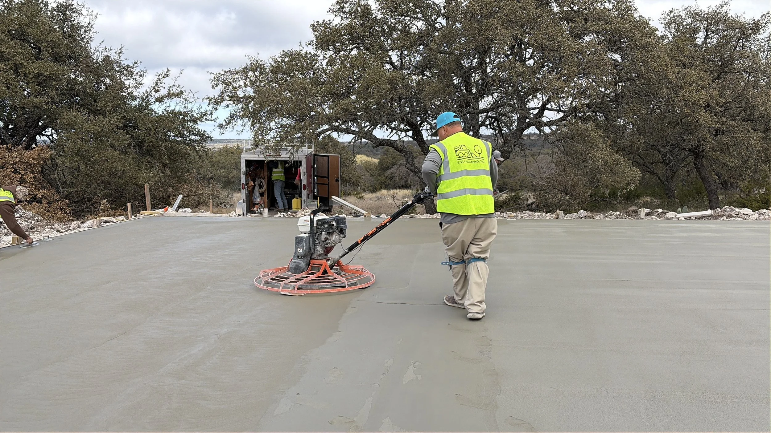 HARDSCAPING & CONCRETE