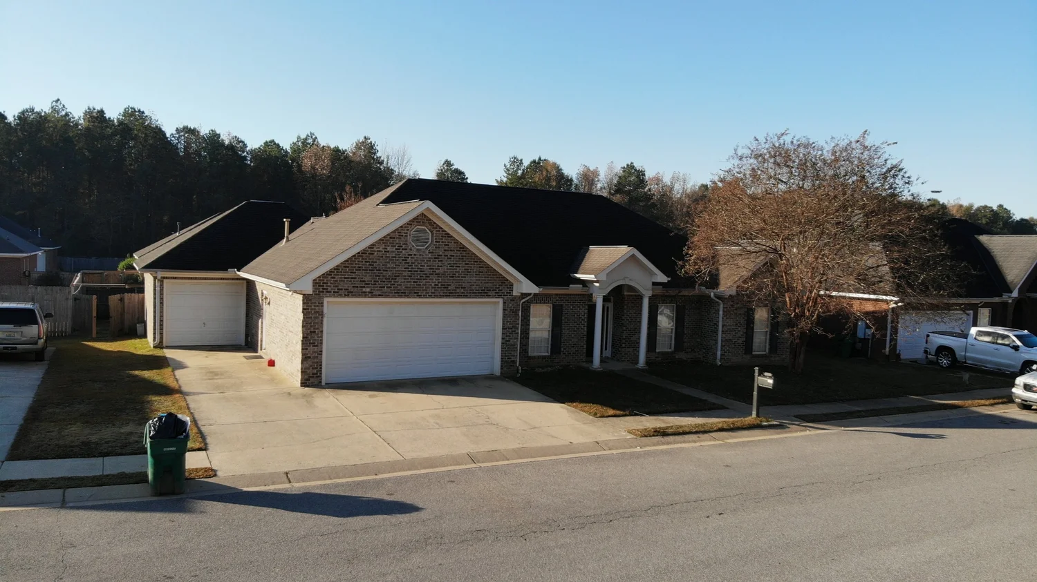 1815 Collier Way living room
