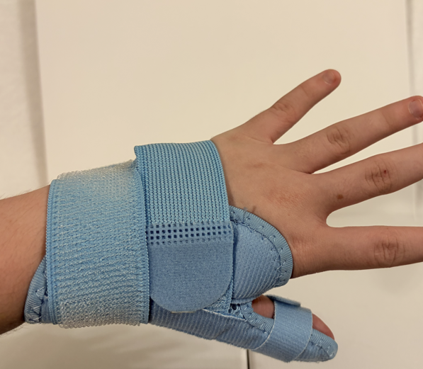 wrist brace spika.png