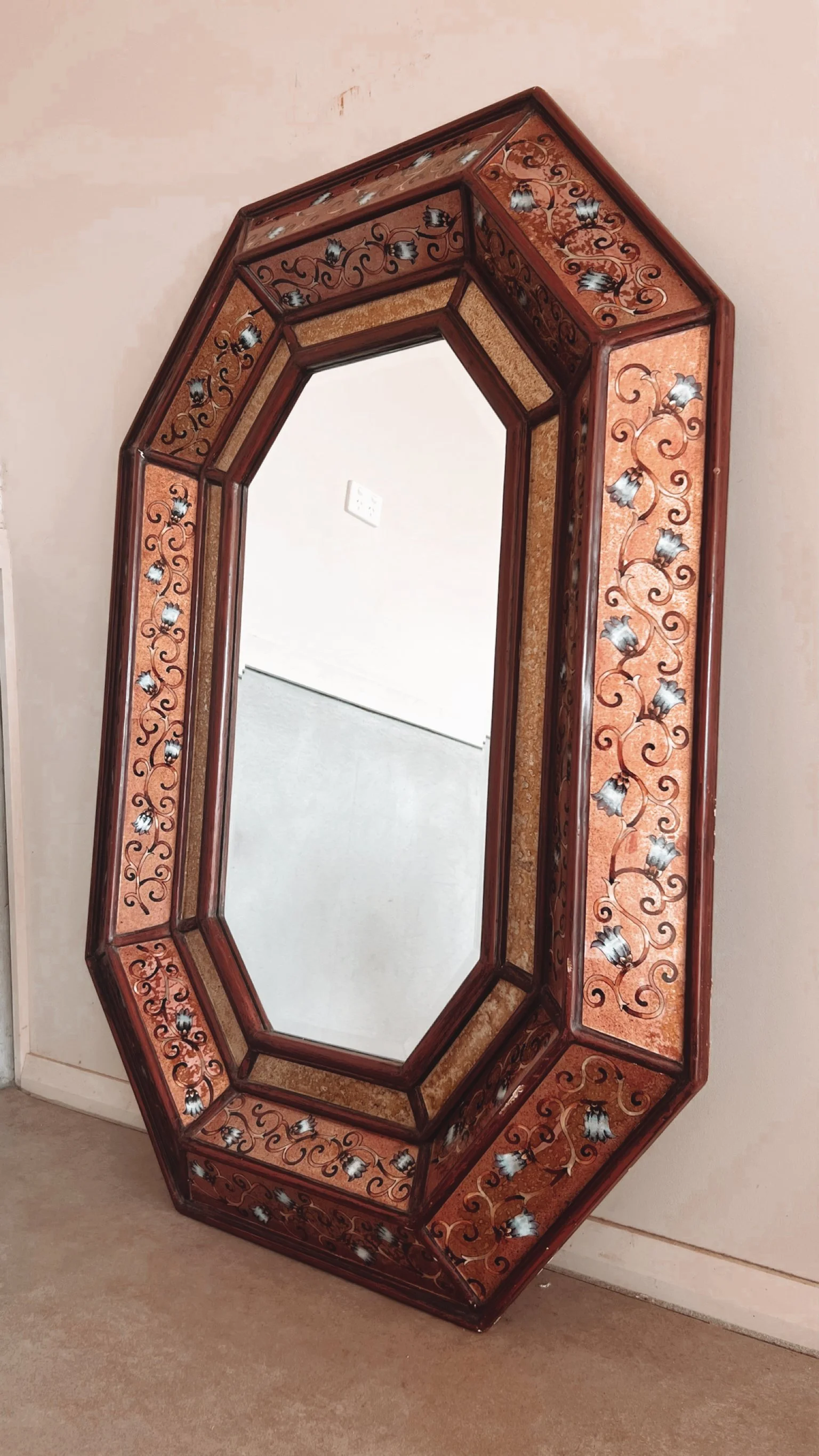 MARIS  MIRROR