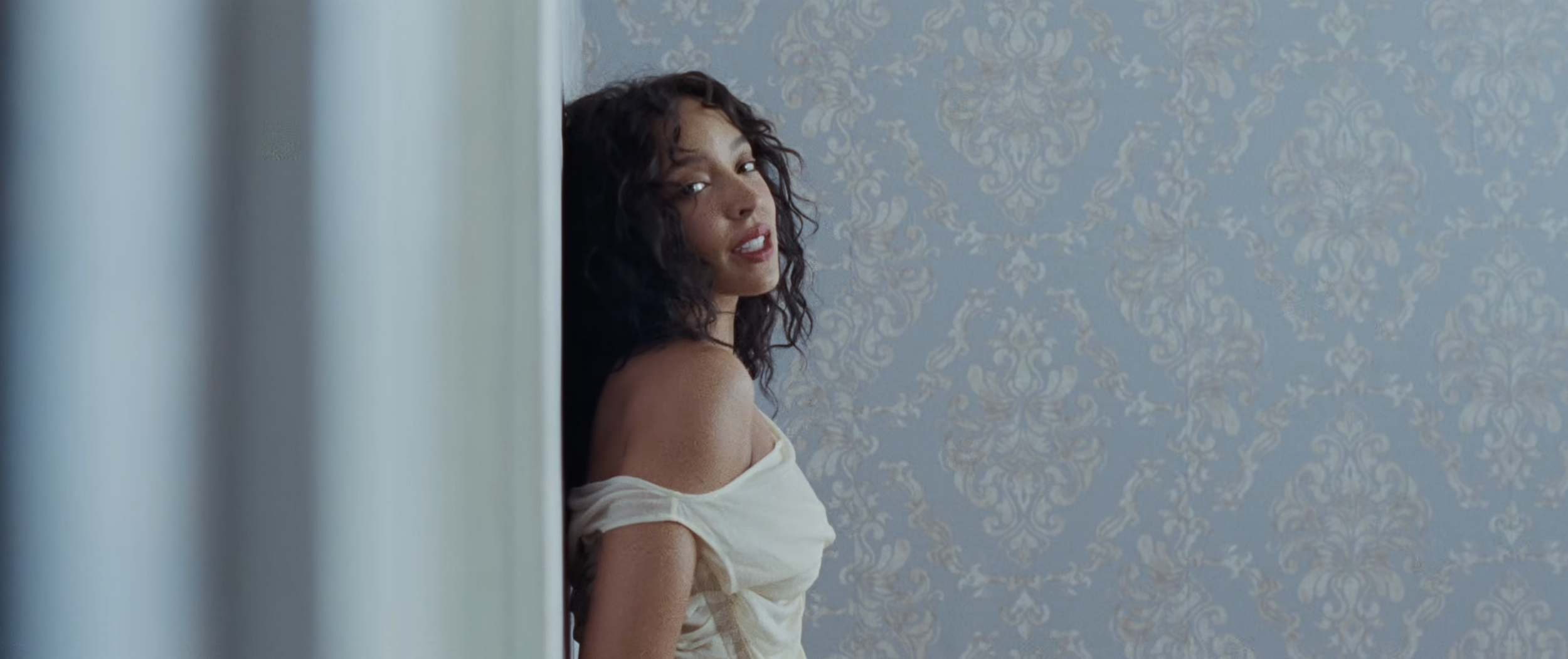 PILLOW FIGHT BY TINASHE DIRECTED BY ZACHARY WIESEL