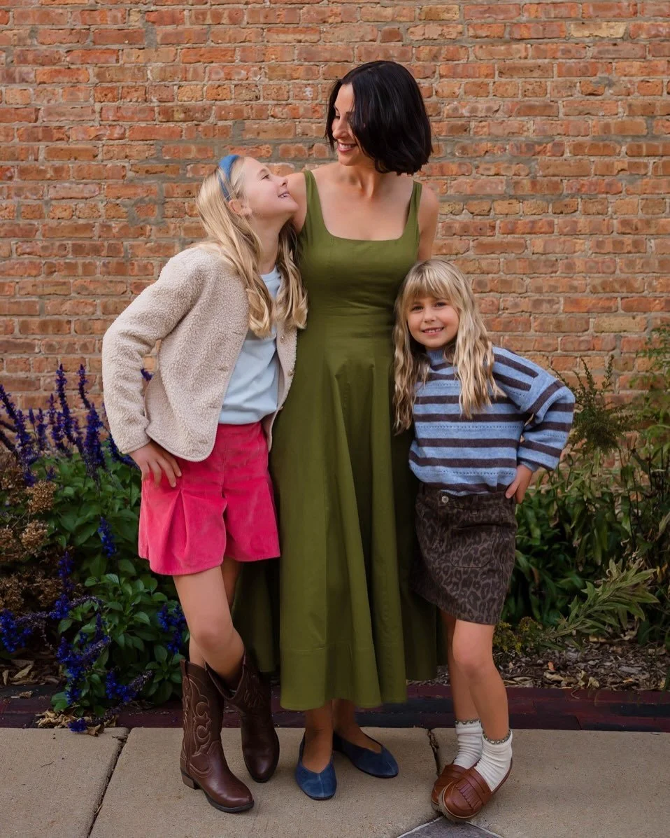 I love this family in these clothes so much.

Olive dress with blue flats. Raspberry skort with cowboy boots. Leopard skirt with a striped sweater. I know... and yet&hellip;

Shot downtown by @evertafterphotography, and I cannot stop looking at them.