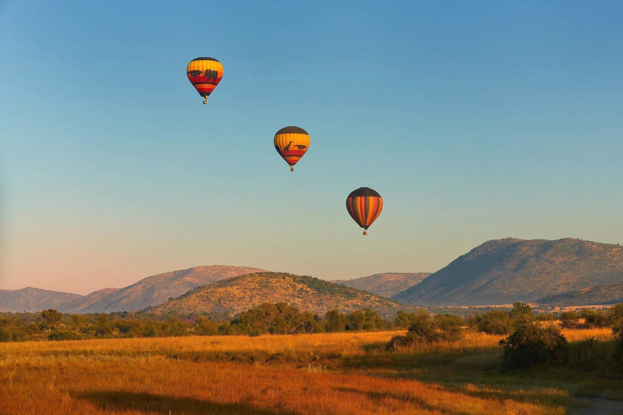 hot-air-balloons-safari-pilanesberg-south-africa-orange-moon-travel.jpg