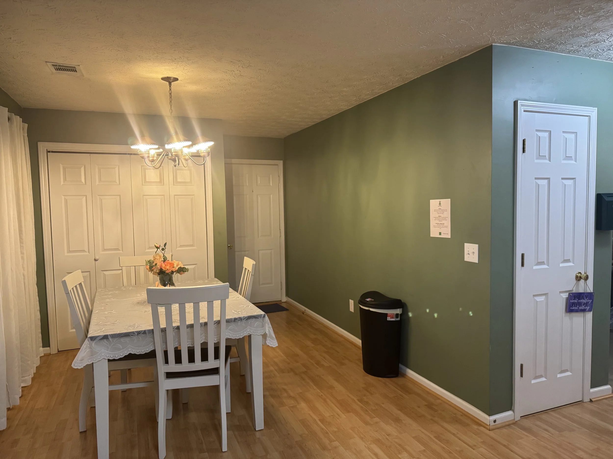 Spacious kitchen w/ Washer and Dryer