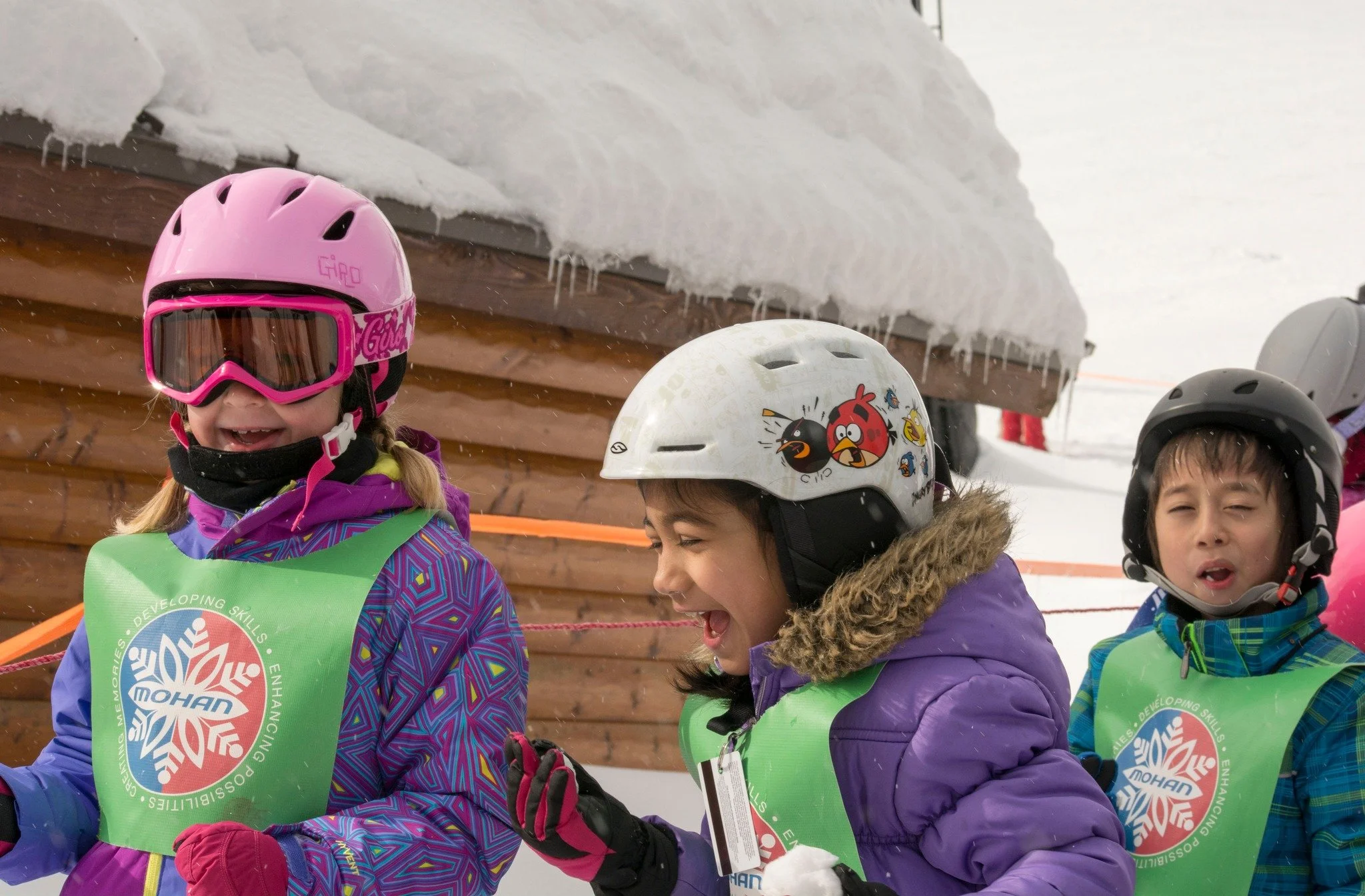 We are so excited to announce that registration for the 25/26 ski season is now open for both staff and students! Certain classes (especially the Magic Kingdom 5-year-old classes) will fill up quickly, so be sure to register soon at https://www.skimo