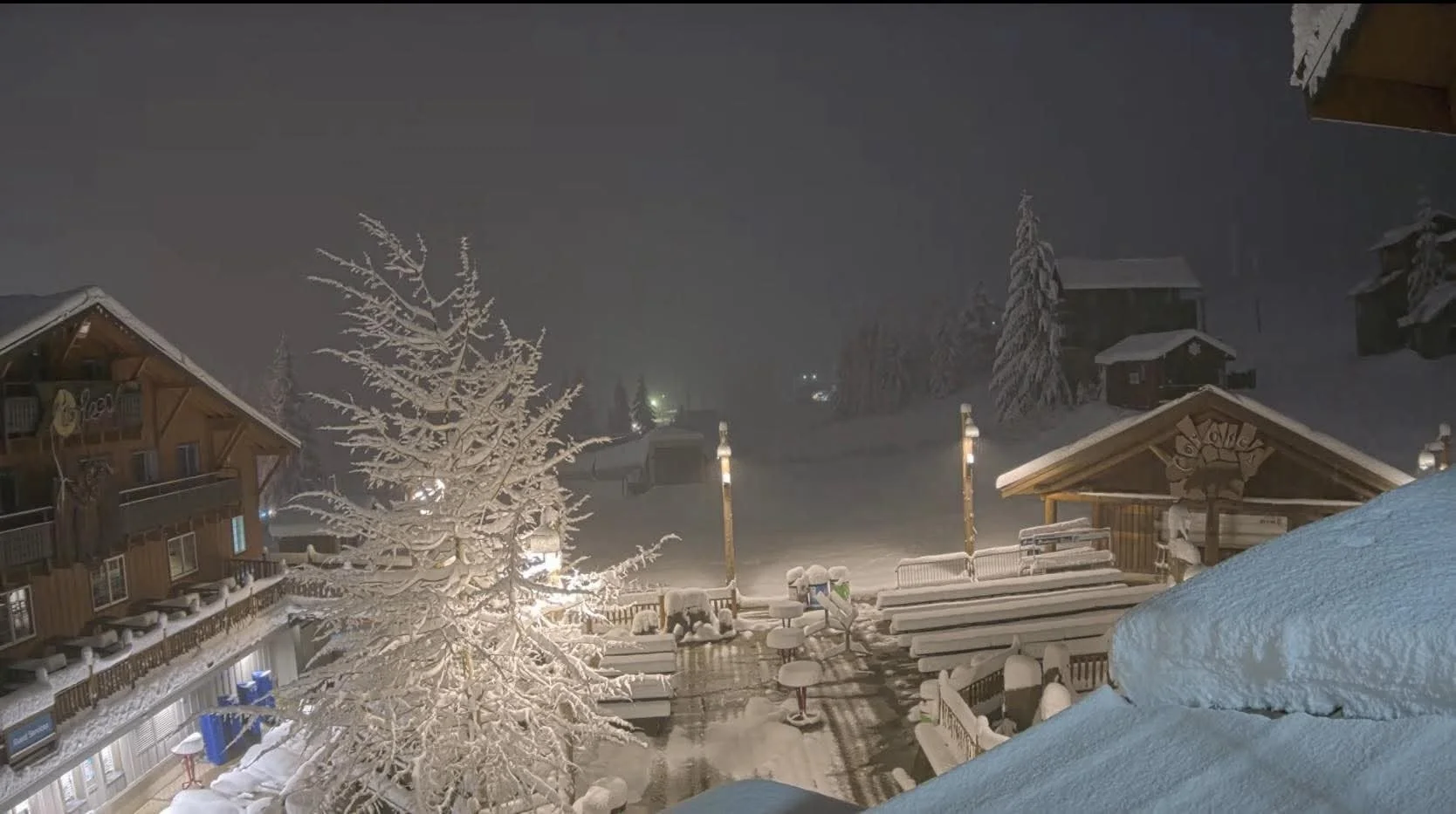 Now that's more like it! Keep thinking those snowy thoughts as we count down to the opening of @summitatsnoqualmie!