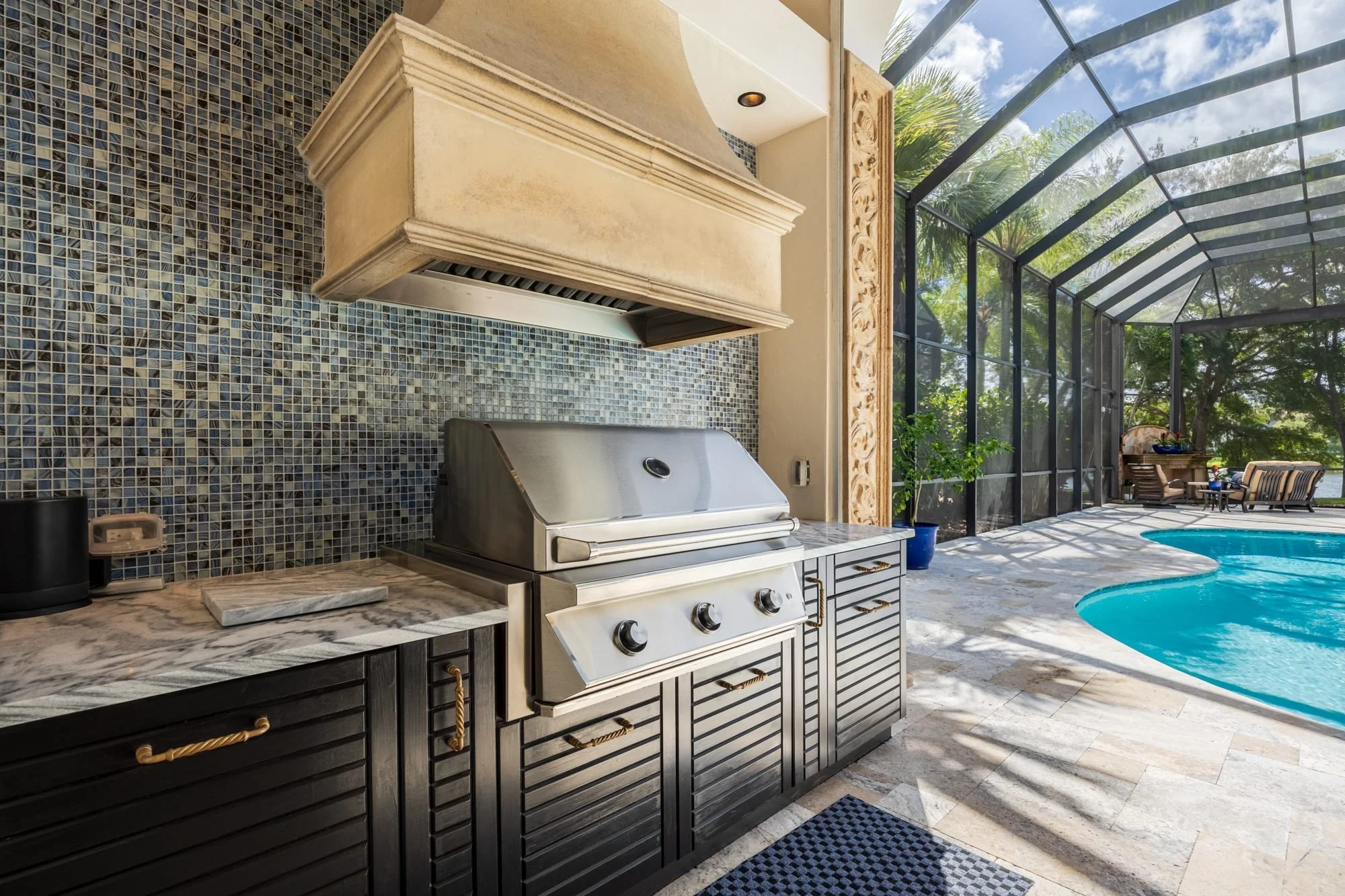 Outdoor Kitchens in Bradenton and Anna Maria Island: Choosing Materials That Stand Up to Salt Air