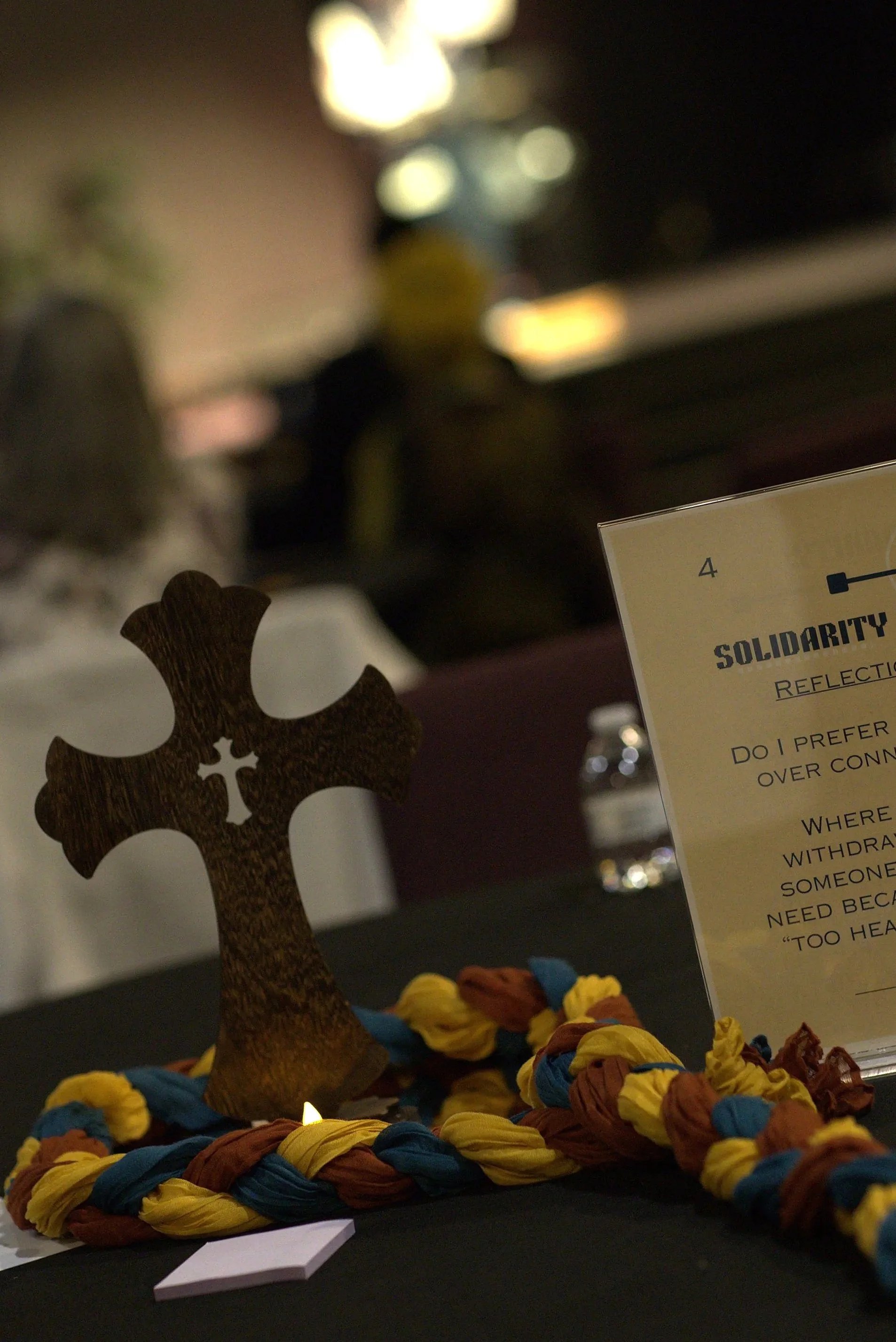 table_solidarity-cord.jpg