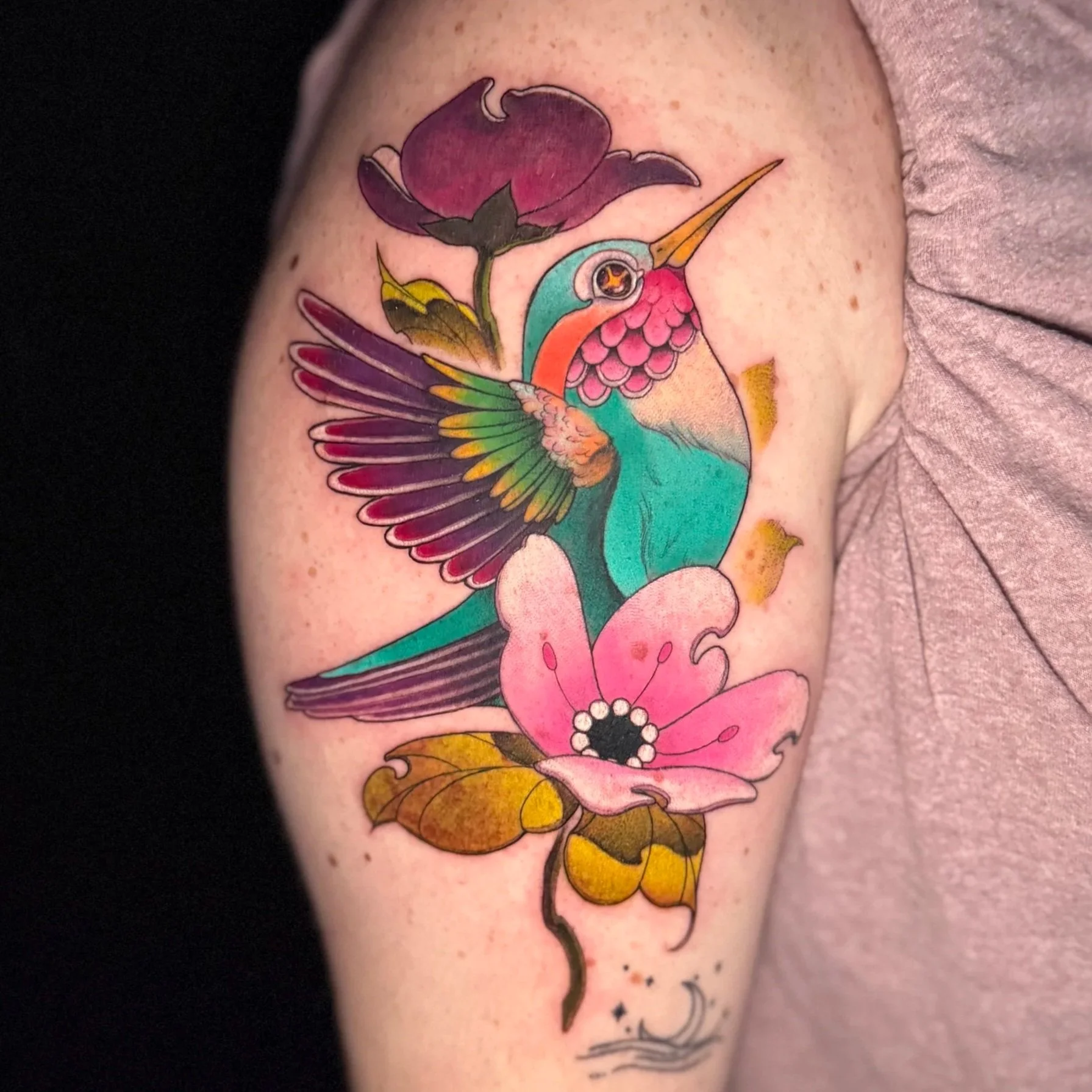 colorful graphic hummingbird