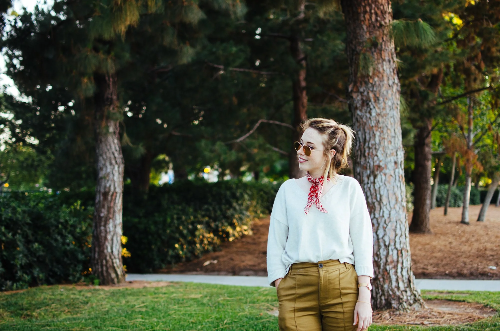 BT23-blonde-woman-in-sunglasses.jpg