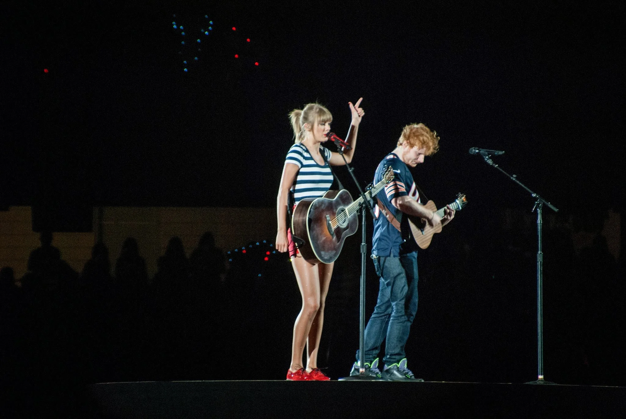 tay10-taylor-swift-red-tour-soldier-field-ed-sheeran.jpg