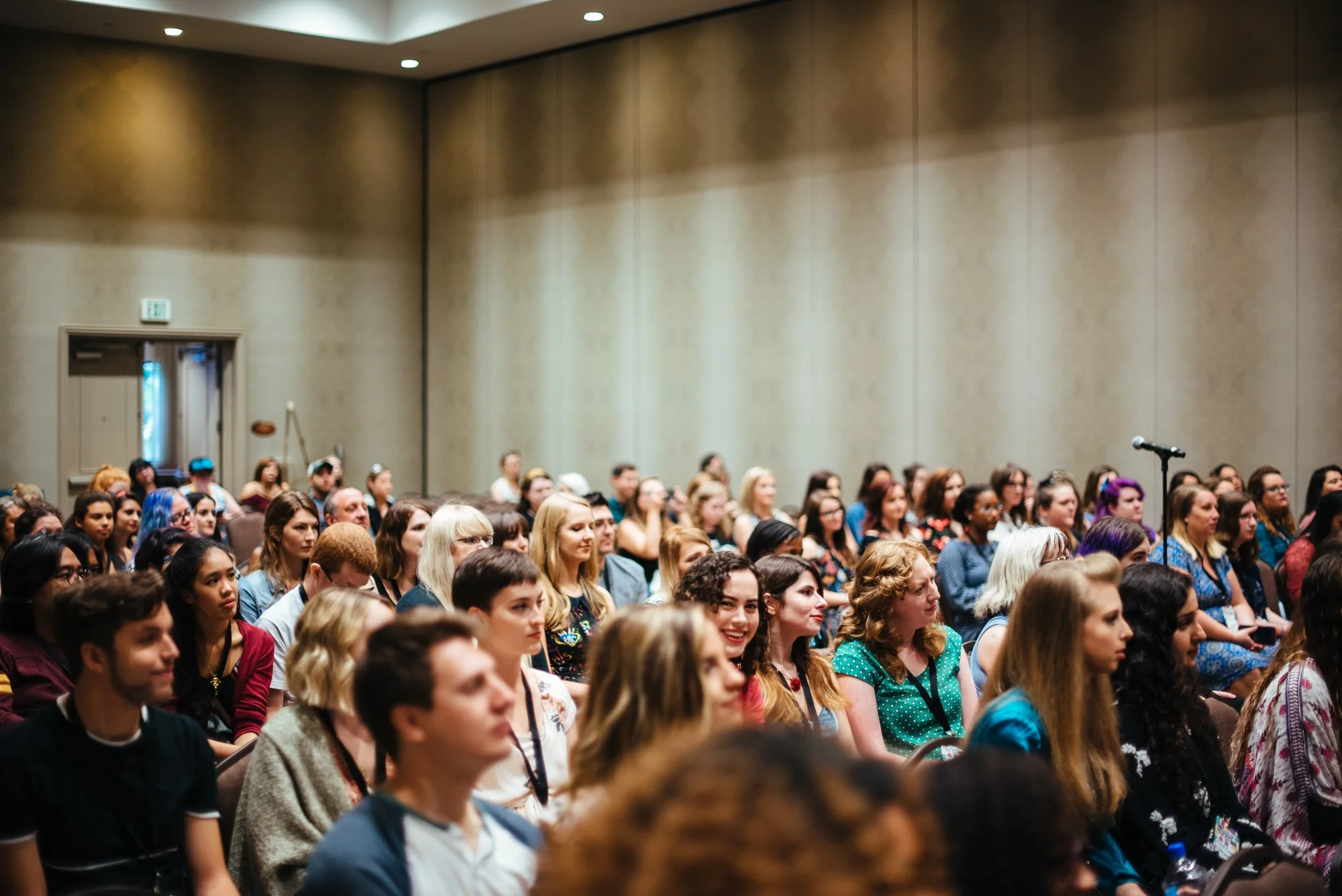 BT119-crowd-at-hotel-conference.jpg