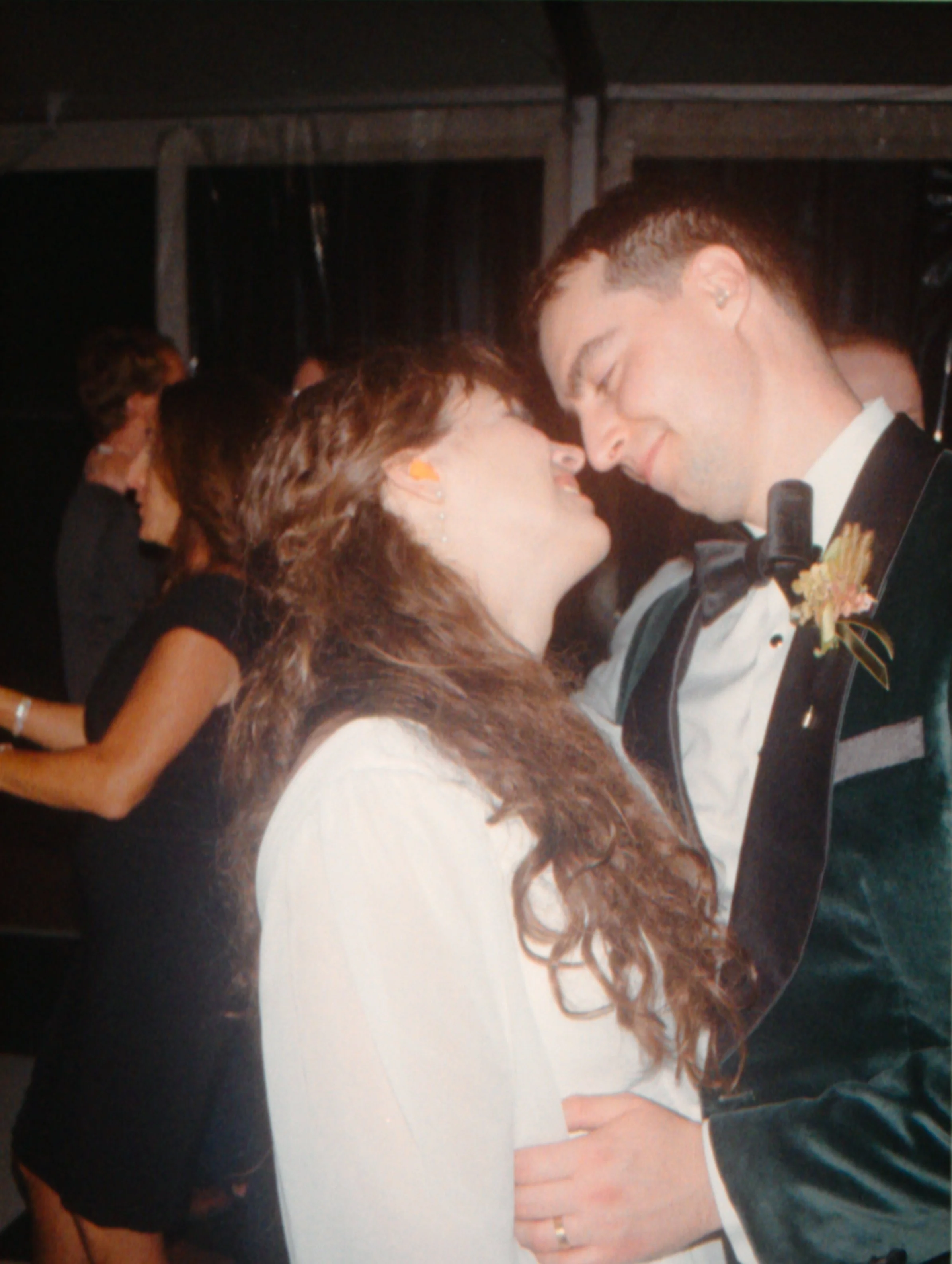 LBW138-bride-groom-wedding-reception.jpg