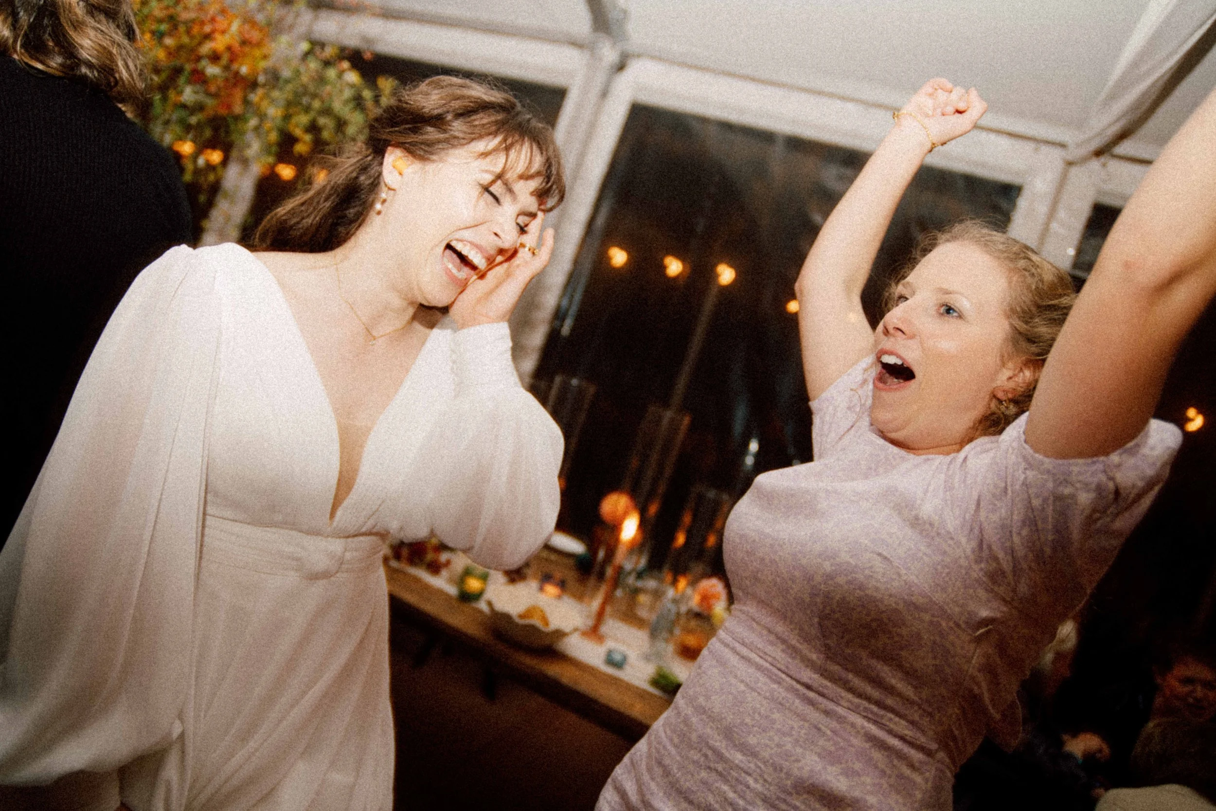 LBW143-bride-friend-dancing-at-wedding-reception.jpg