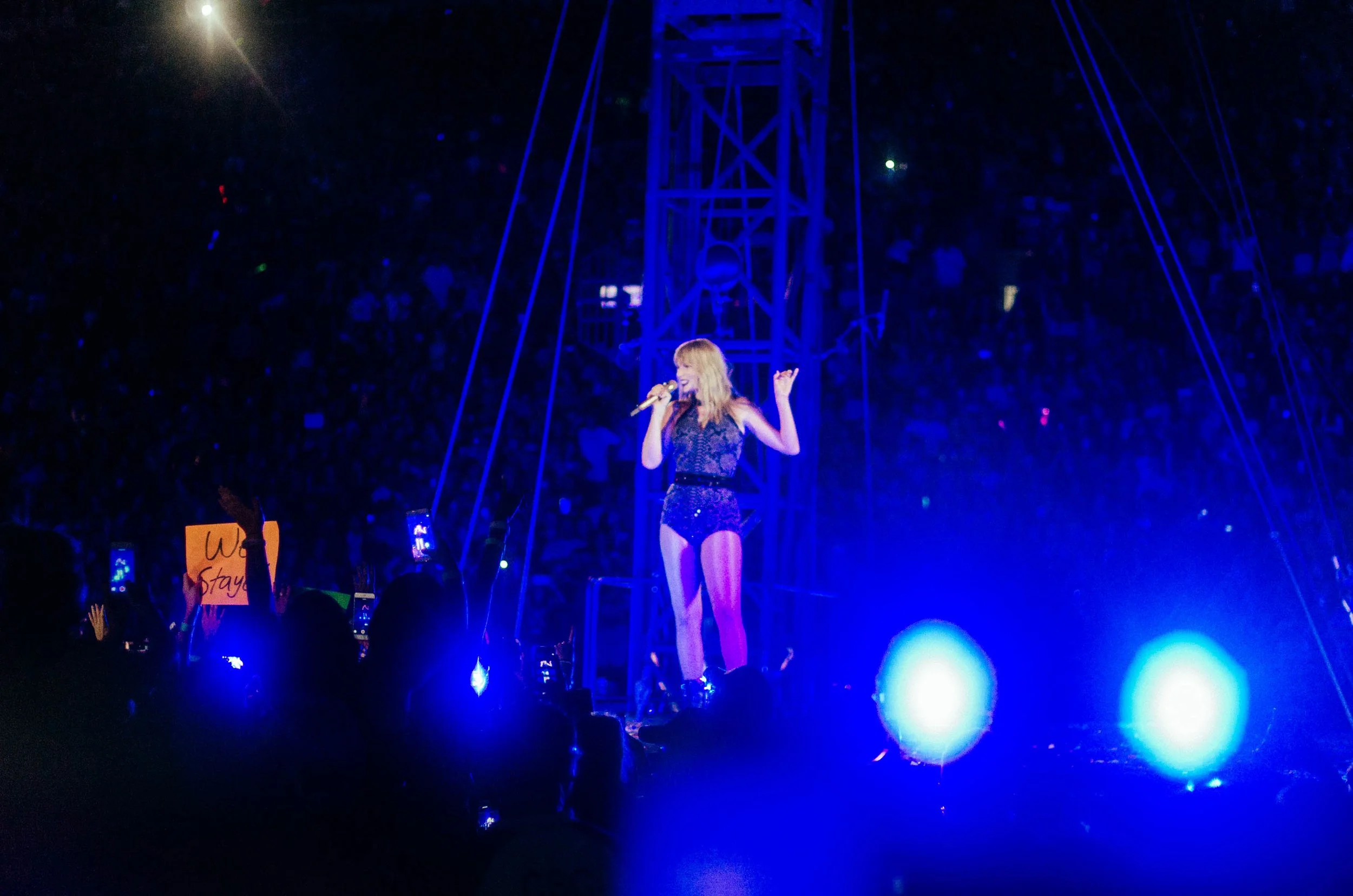 tay109-reputation-stadium-tour-taylor-swift-louisville-blank-space.jpg