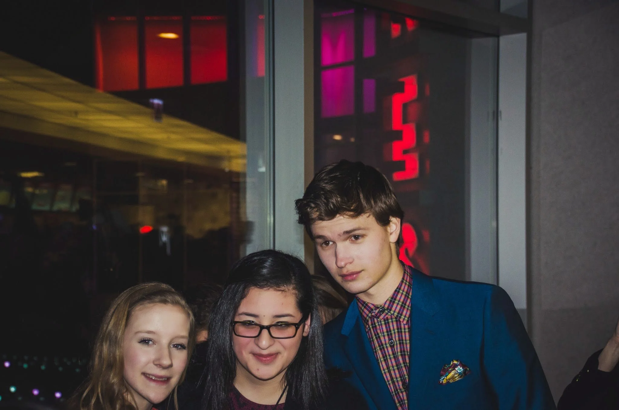 div3-ansel-elgort-chicago-divergent-premiere.jpg