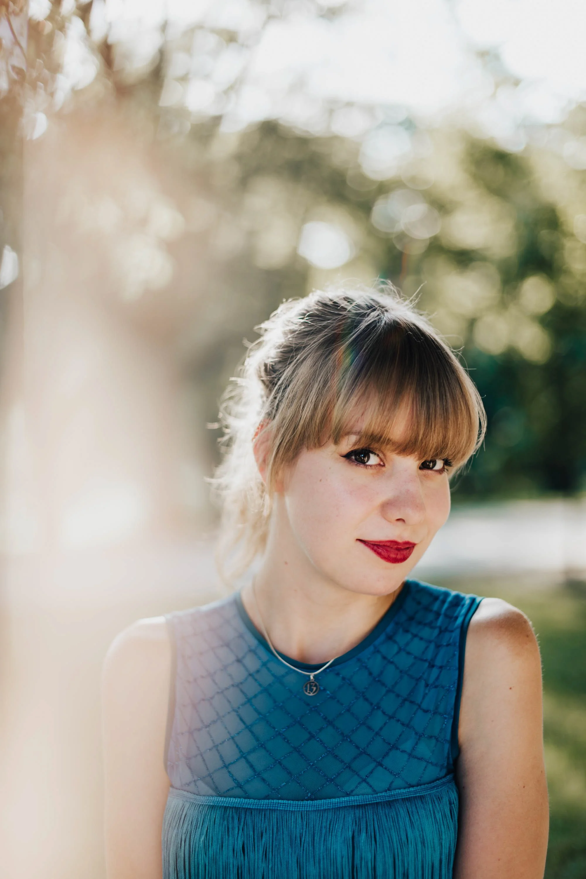 tay178-woman-blue-dress-red-lips-lotte-teatimetay13.jpg