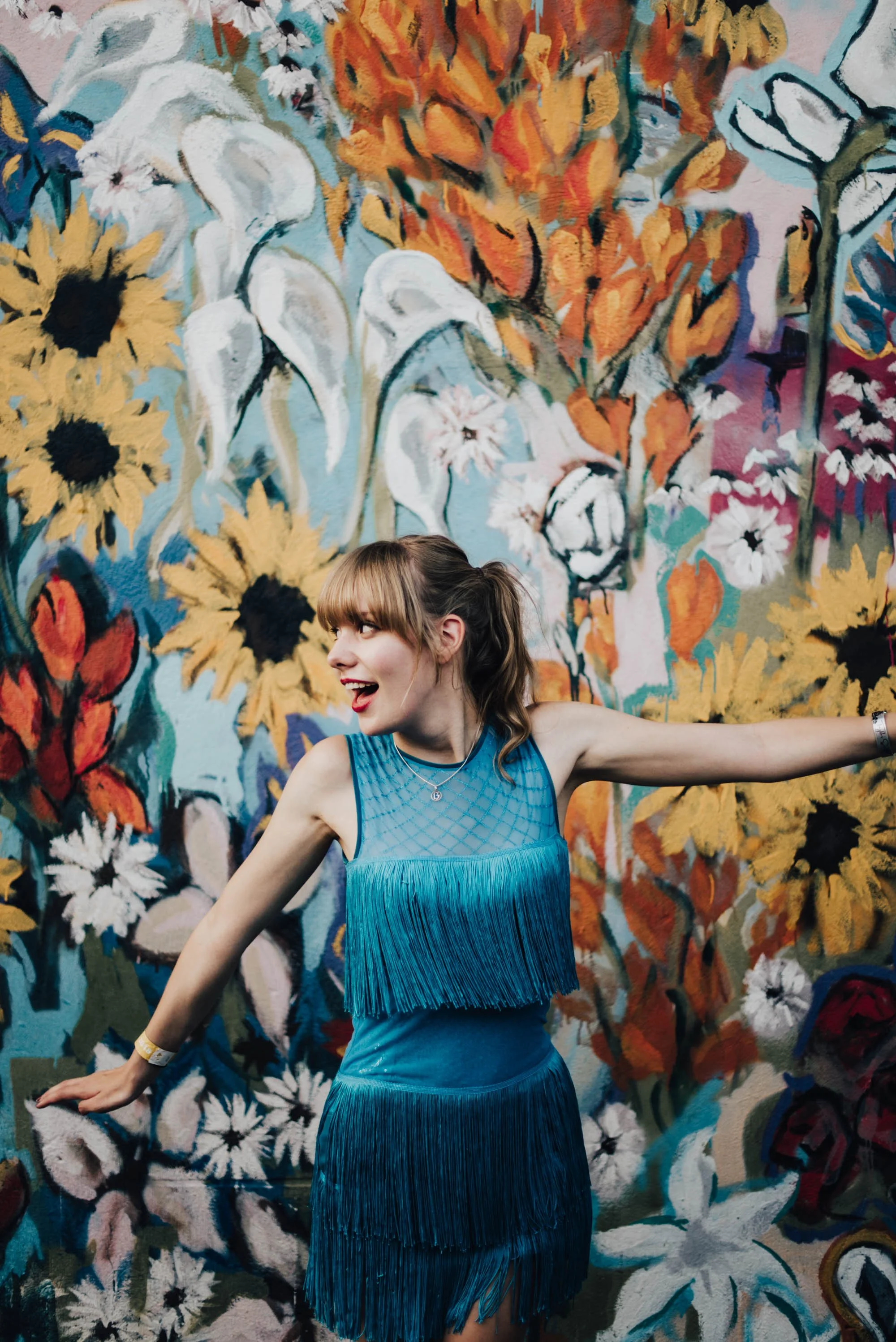 tay183-woman-blue-dress-red-lips-lotte-teatimetay13-delicate-dress.jpg