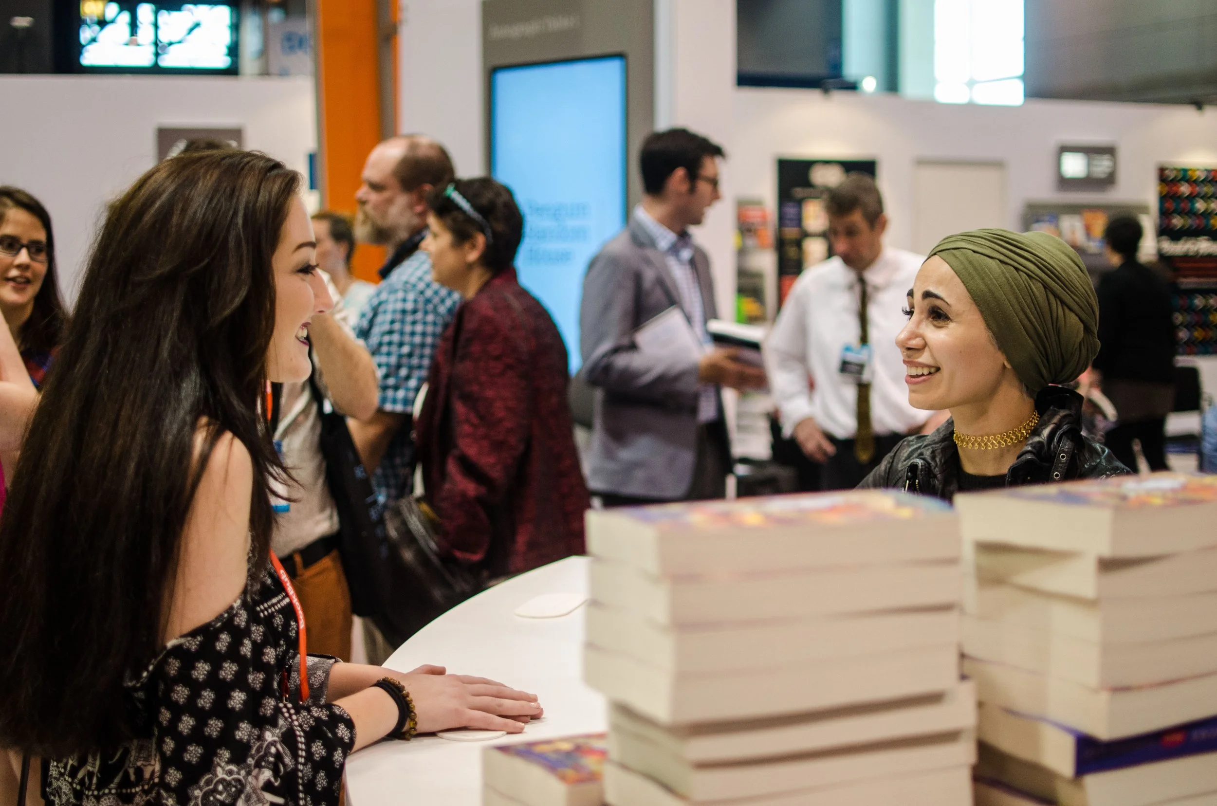 BT45-emmmabooks-meeting-tahereh-mafi-bea-chicago.jpg