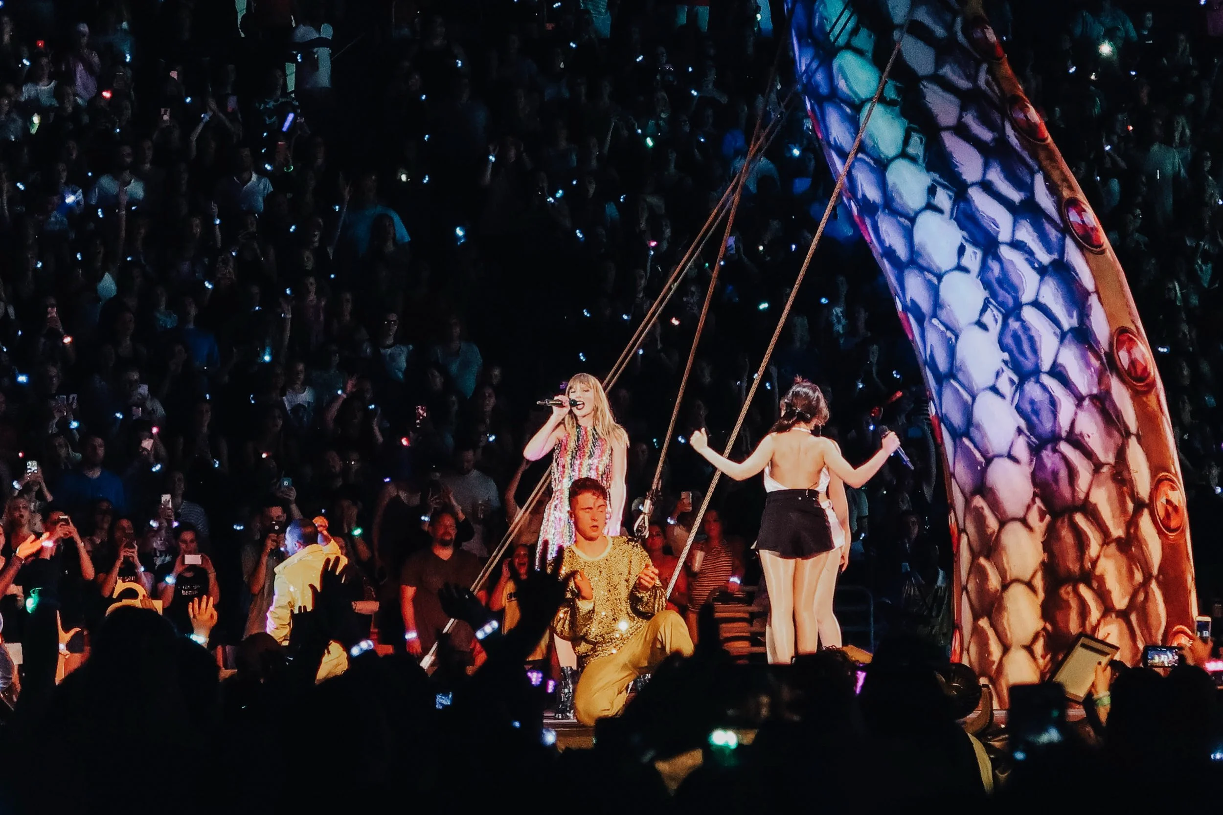 tay68-taylor-swift-reputation-stadium-tour-louisville.jpg