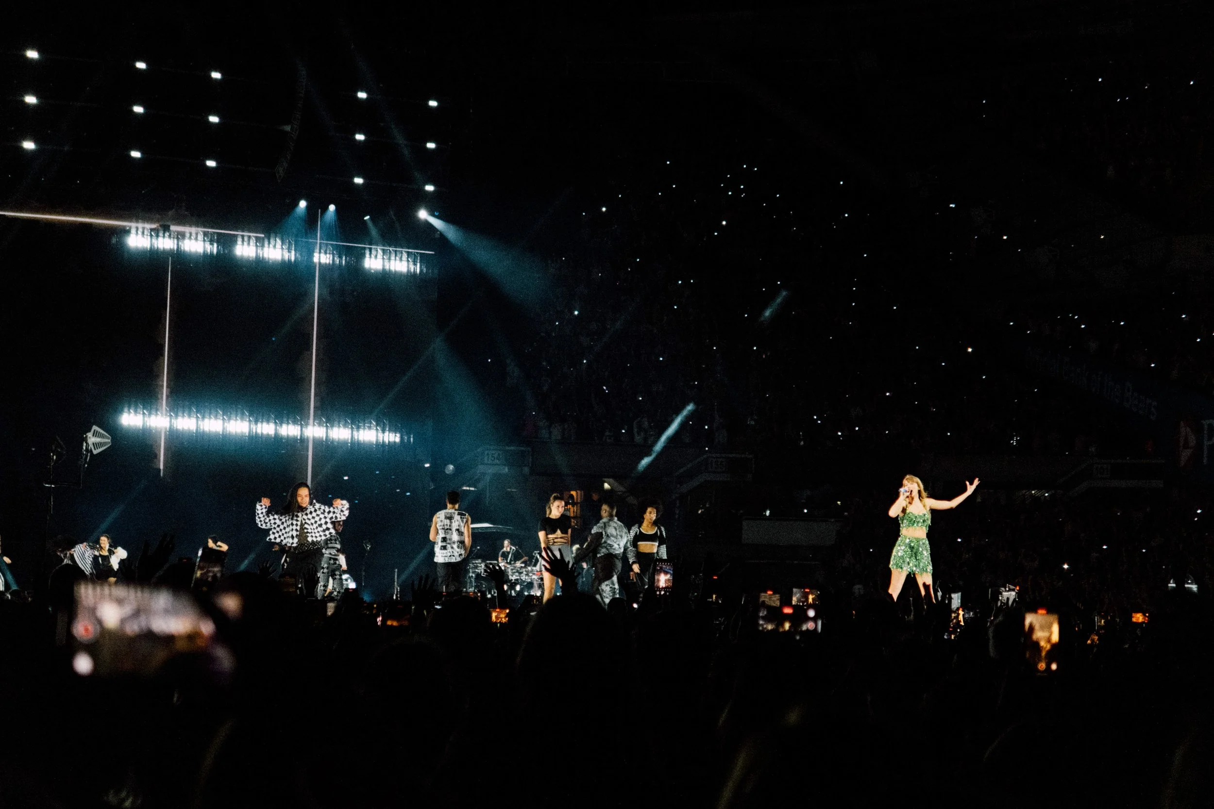 taylor-swift-eras-tour-soldier-field-chicago-1989.jpg