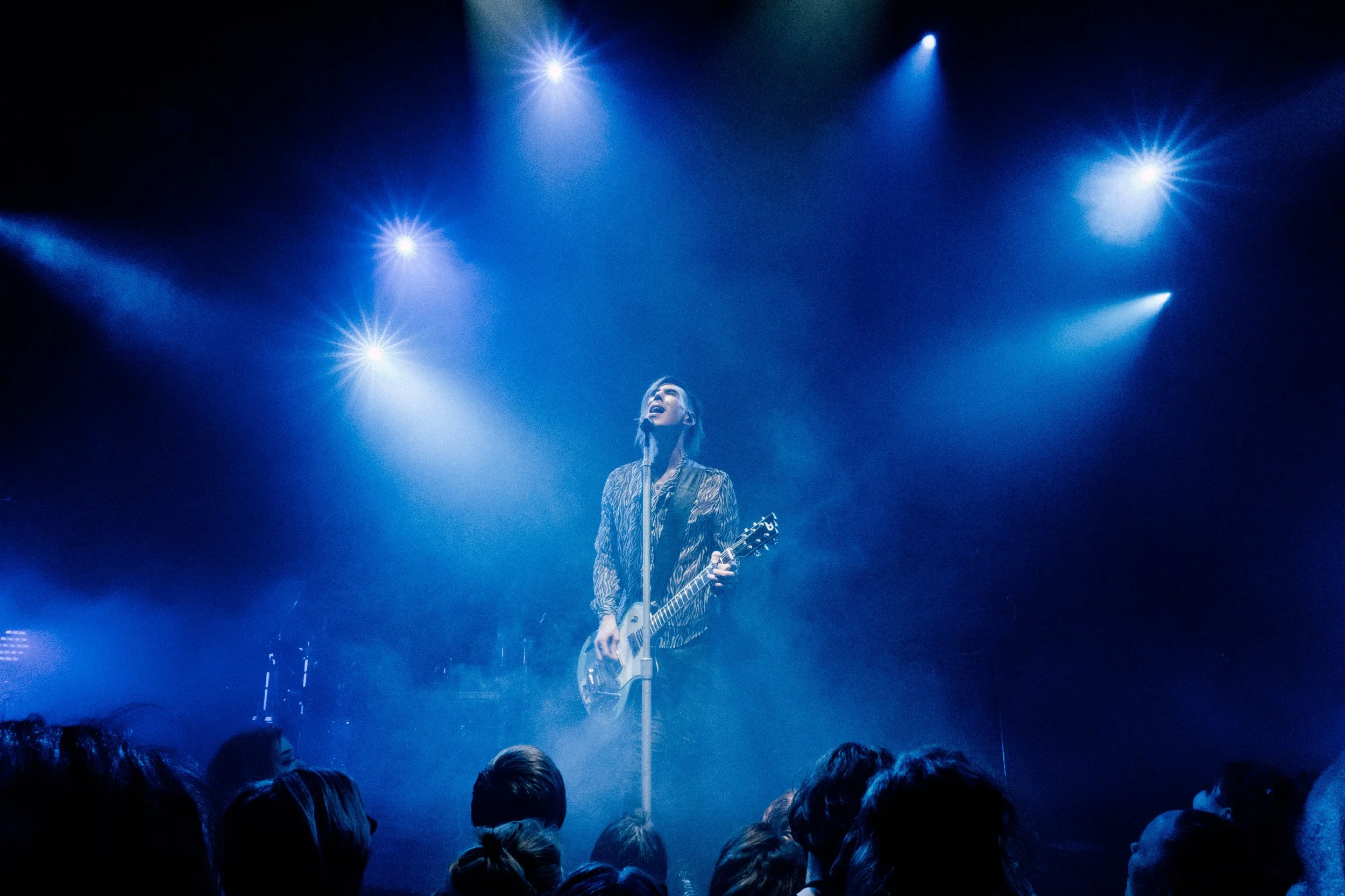 marianas-trench-guitar.jpg