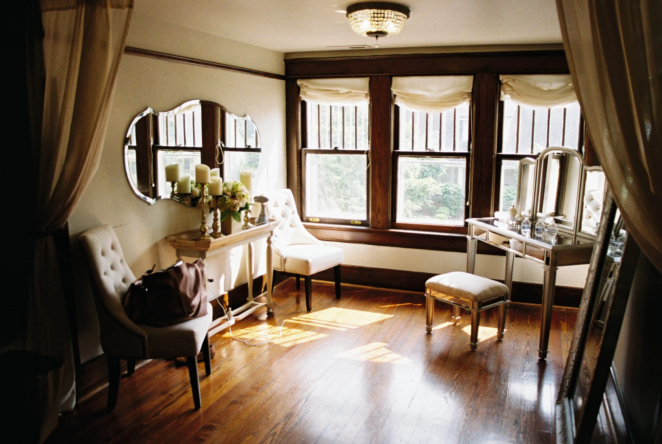 HRF5-cjs-off-the-square-brides-dressing-room.jpg