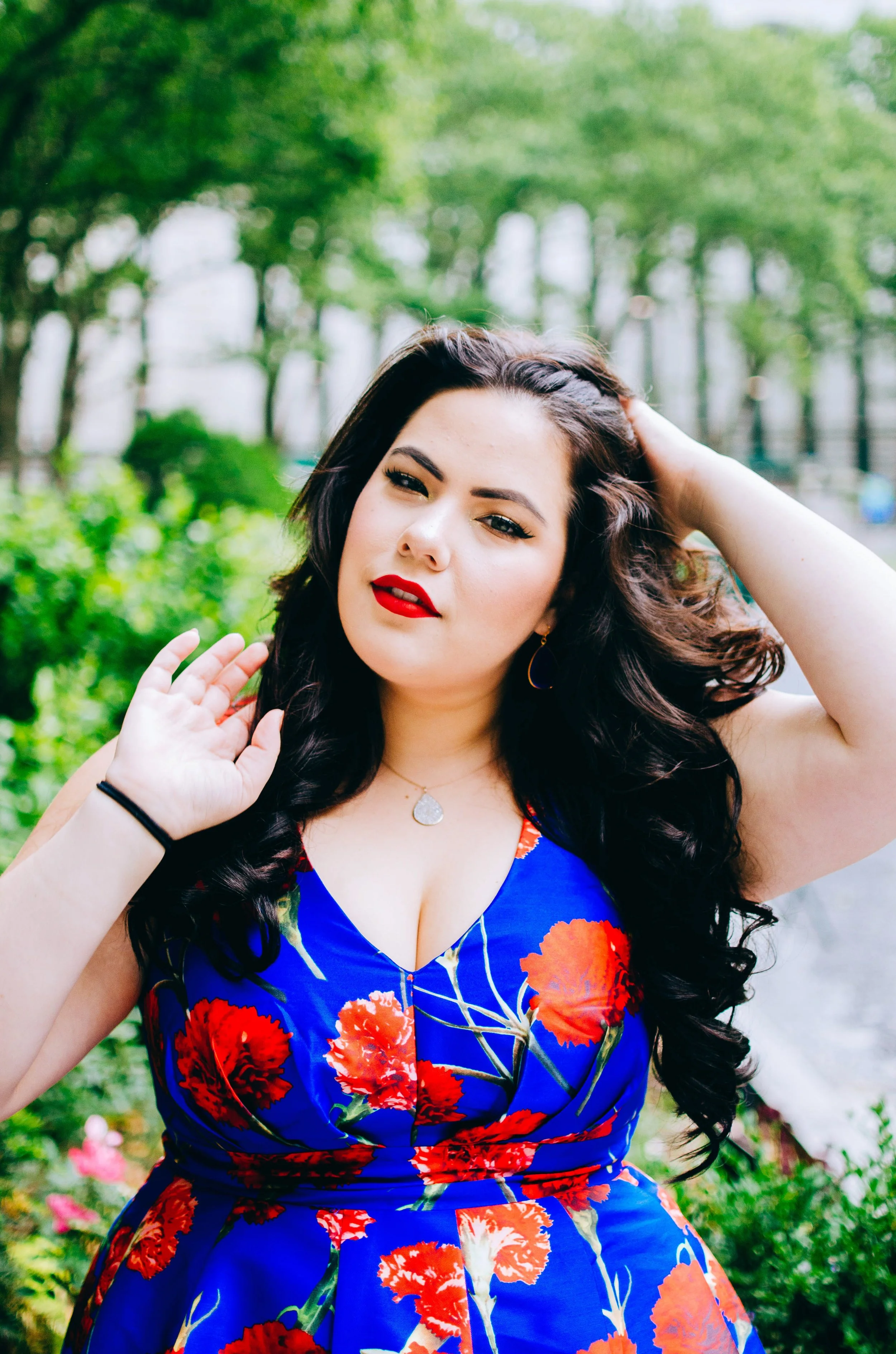 BT178-tashapolis-blue-dress-red-flowers-nyc.jpg