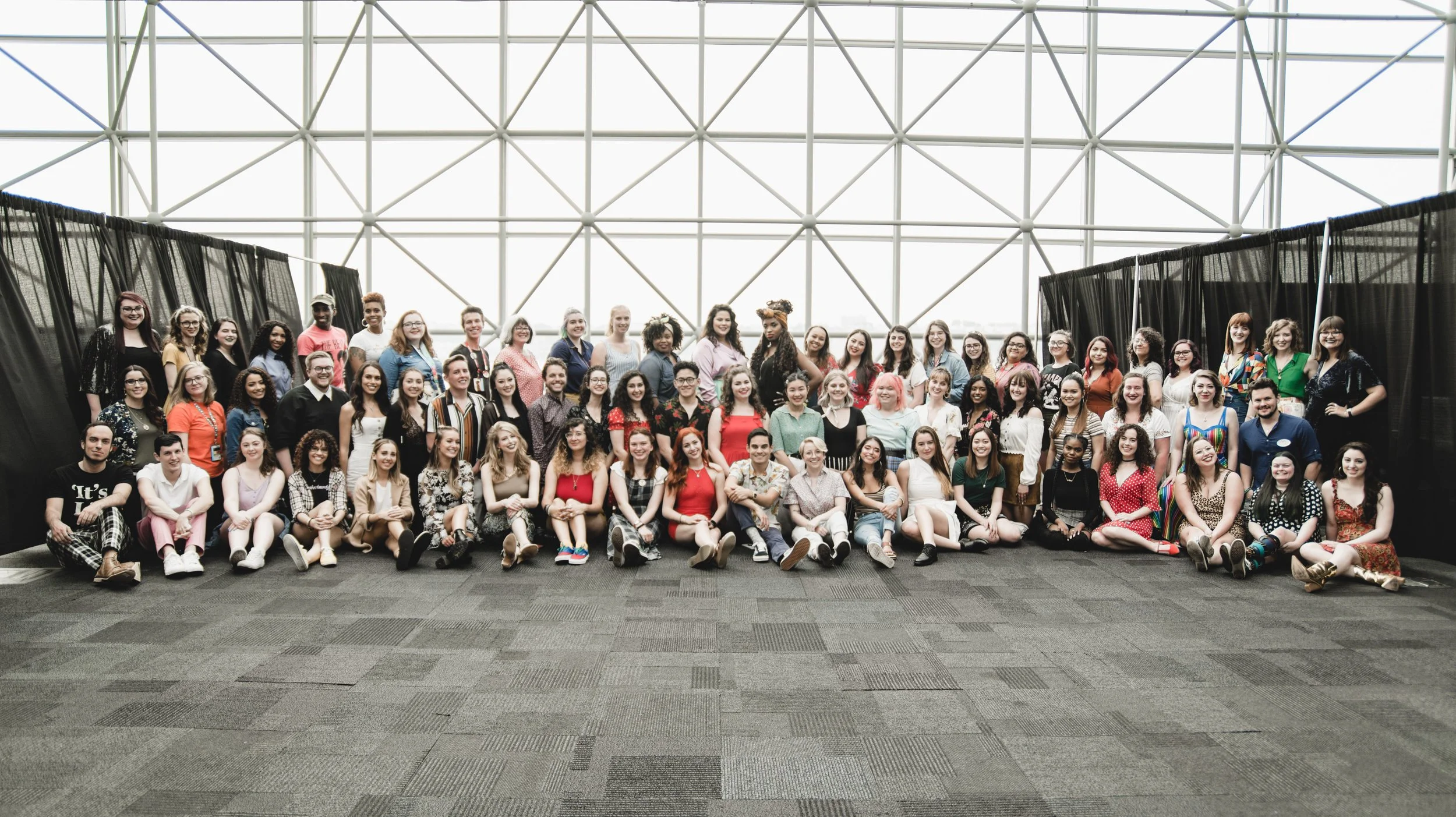BT353-massive-booktube-group-photo-bookcon.jpg